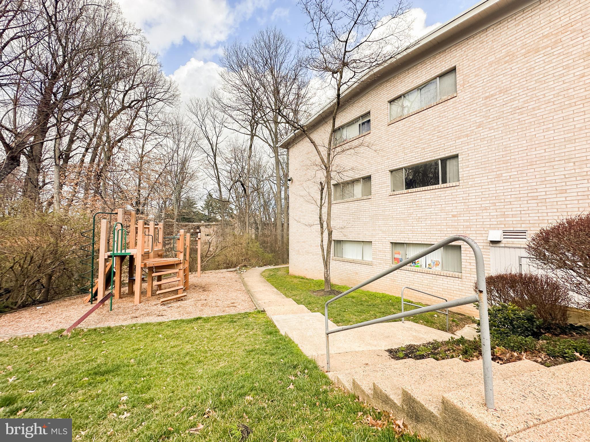 HERITAGE WOODS NORTH - Residential