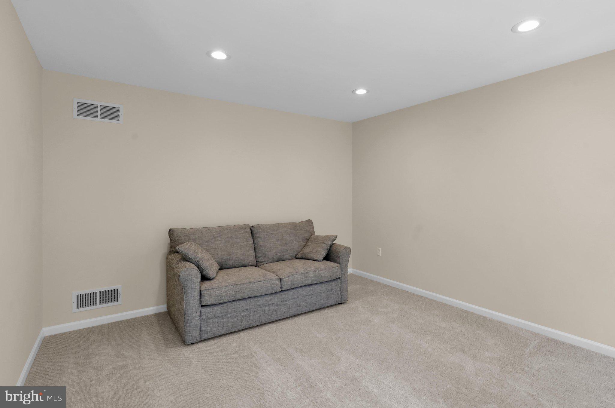 1115 STONEHENGE DRIVE