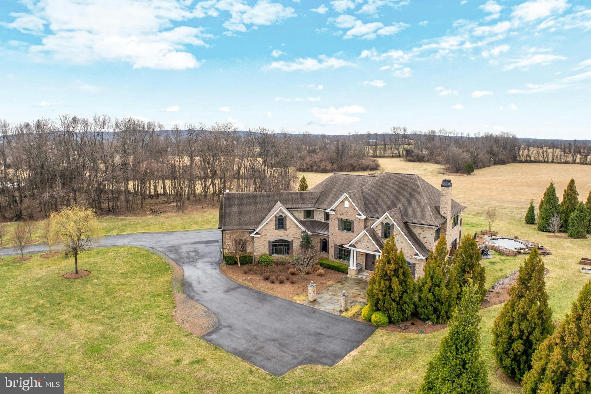 LEE'S CROSSING - Residential