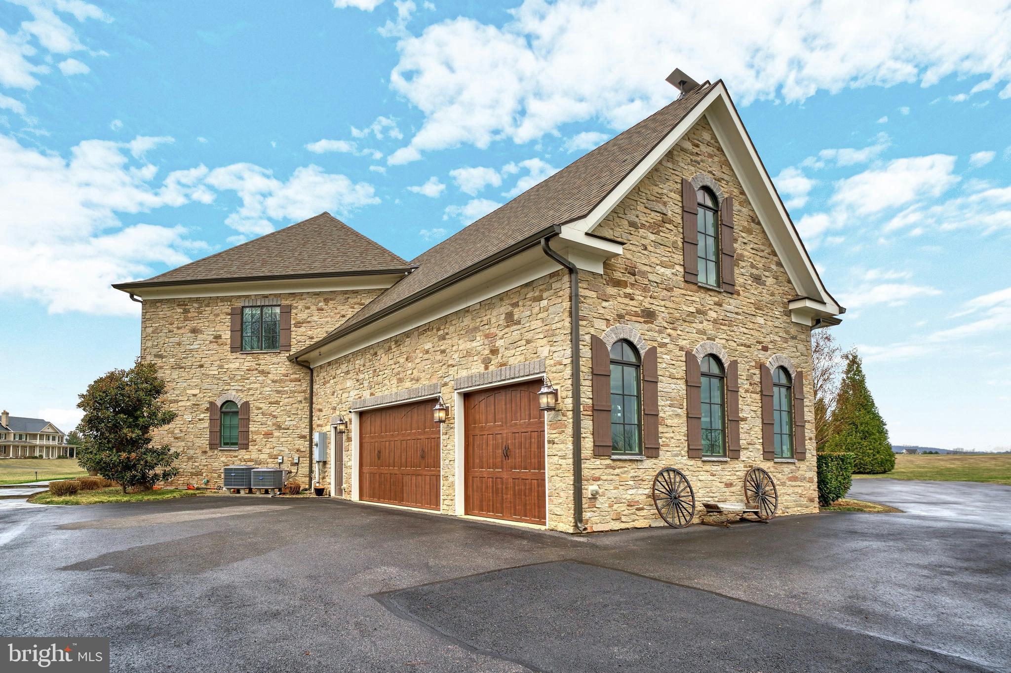 LEE'S CROSSING - Residential