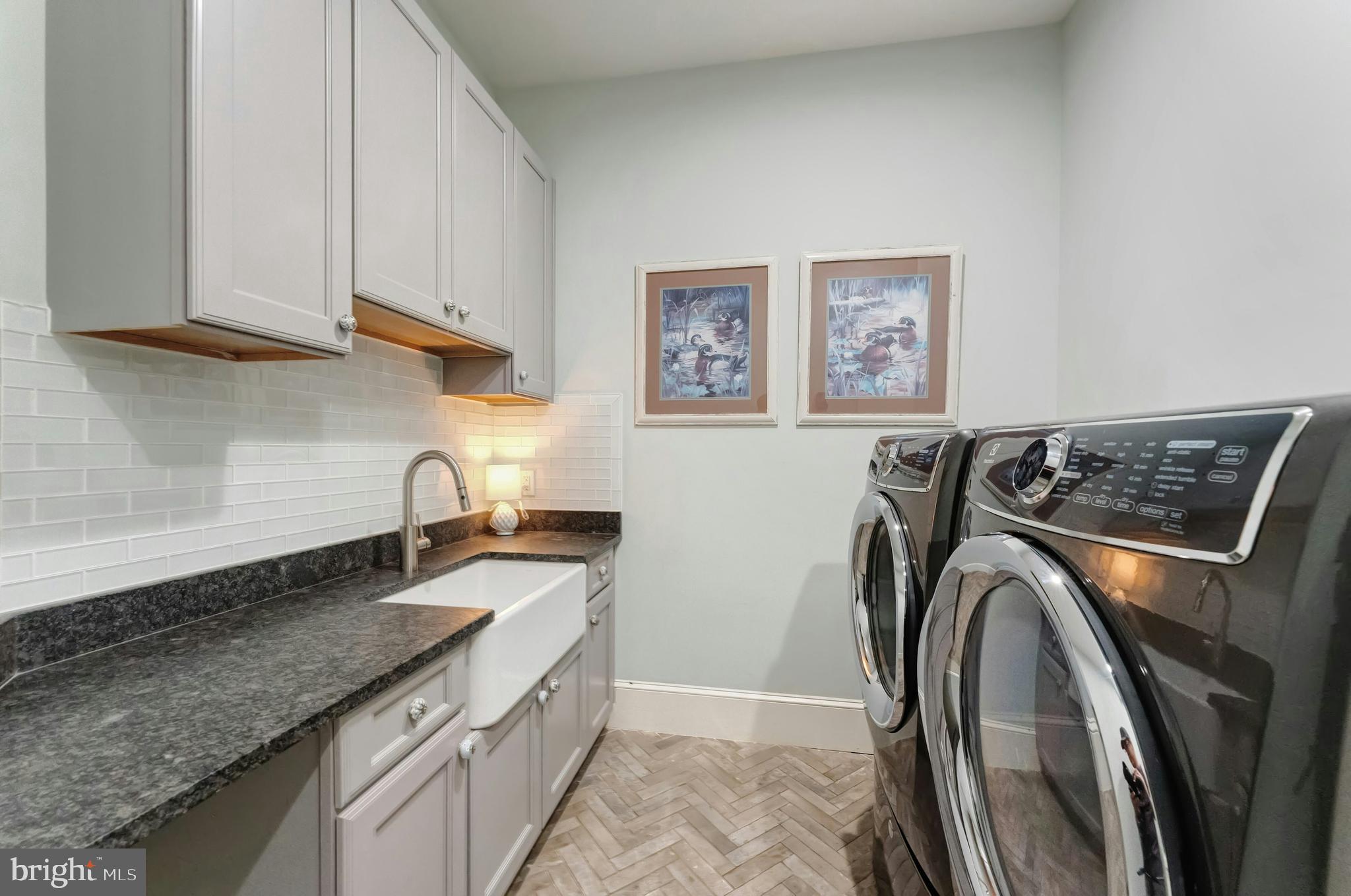 LEE'S CROSSING - Residential