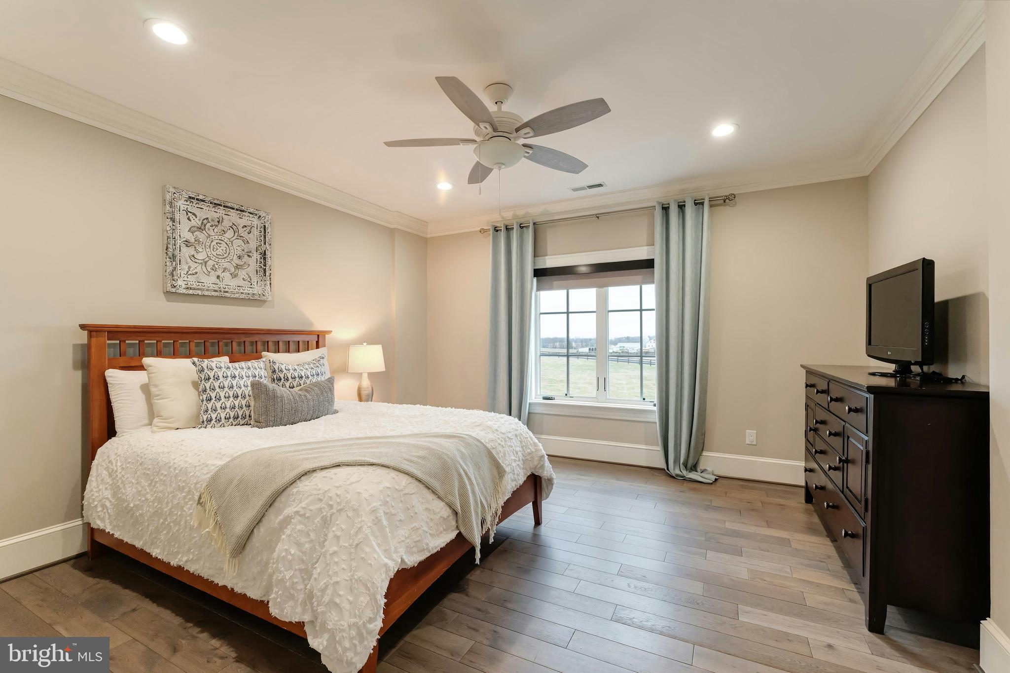 LEE'S CROSSING - Residential