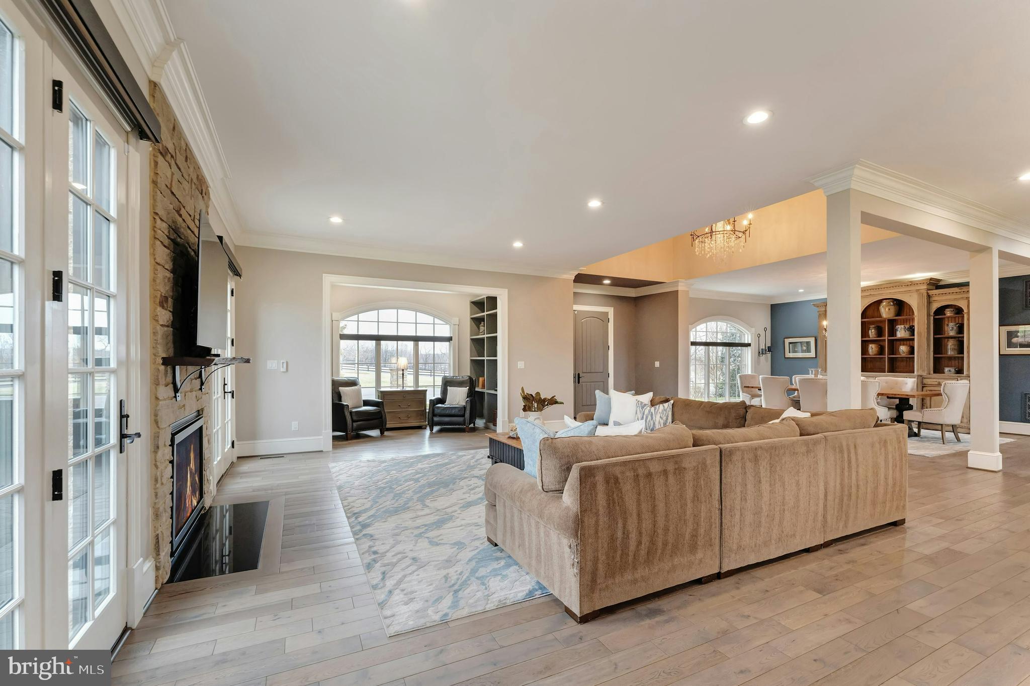 LEE'S CROSSING - Residential