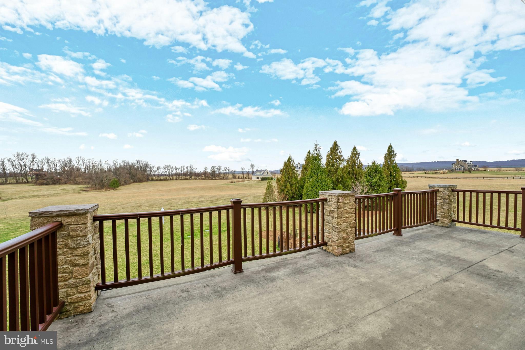 LEE'S CROSSING - Residential