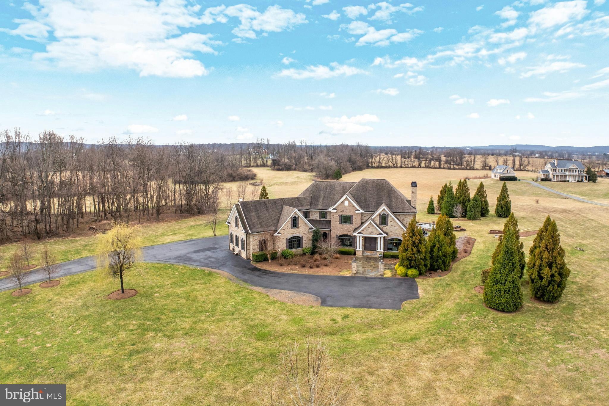 LEE'S CROSSING - Residential