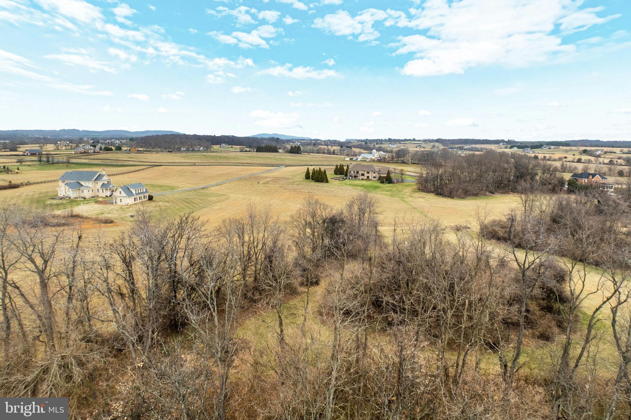 LEE'S CROSSING - Residential