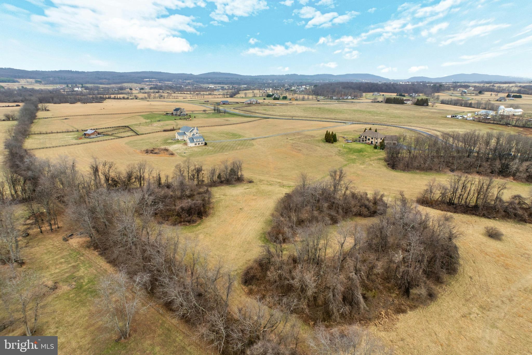 LEE'S CROSSING - Residential