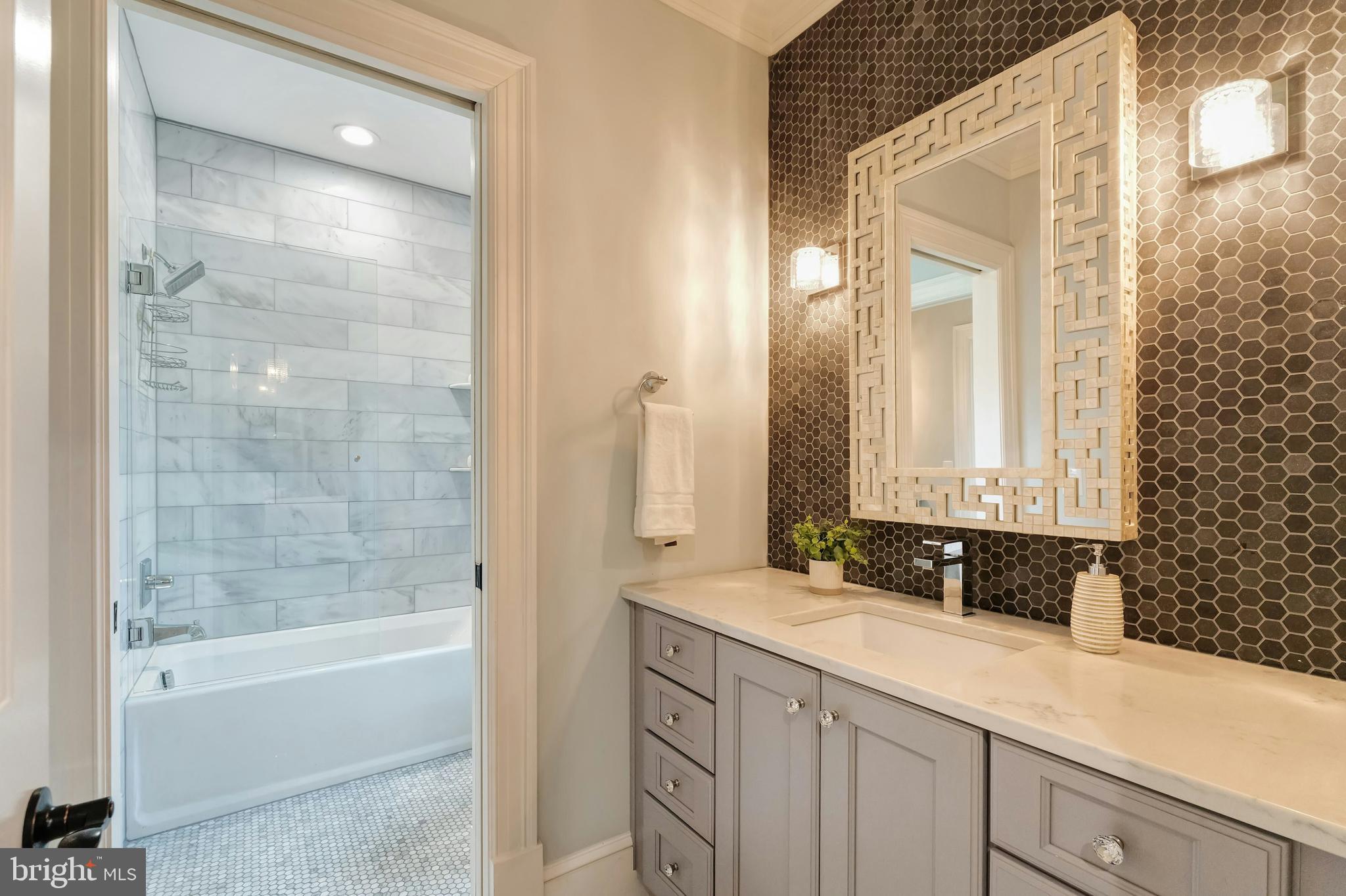 LEE'S CROSSING - Residential