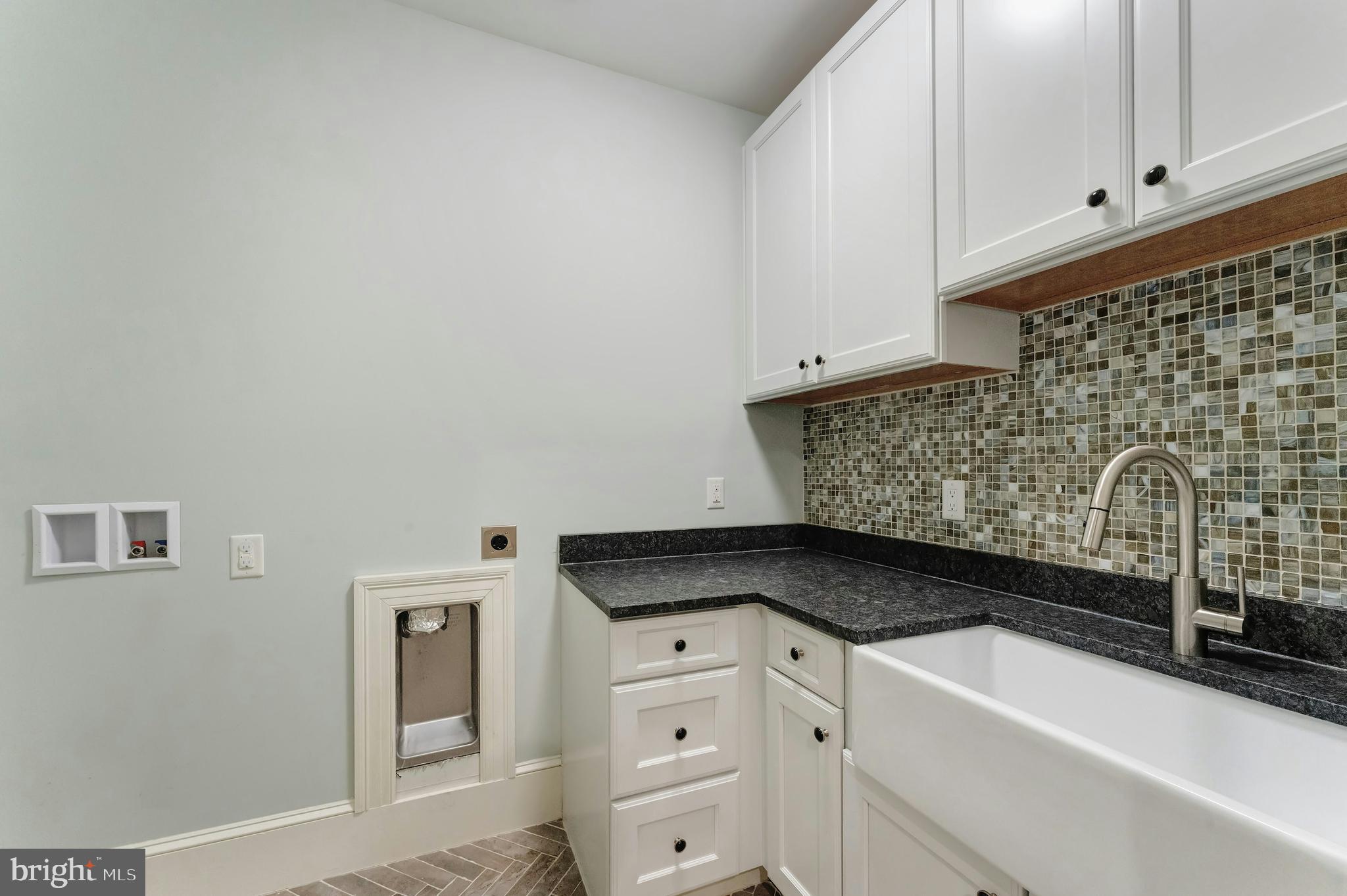 LEE'S CROSSING - Residential