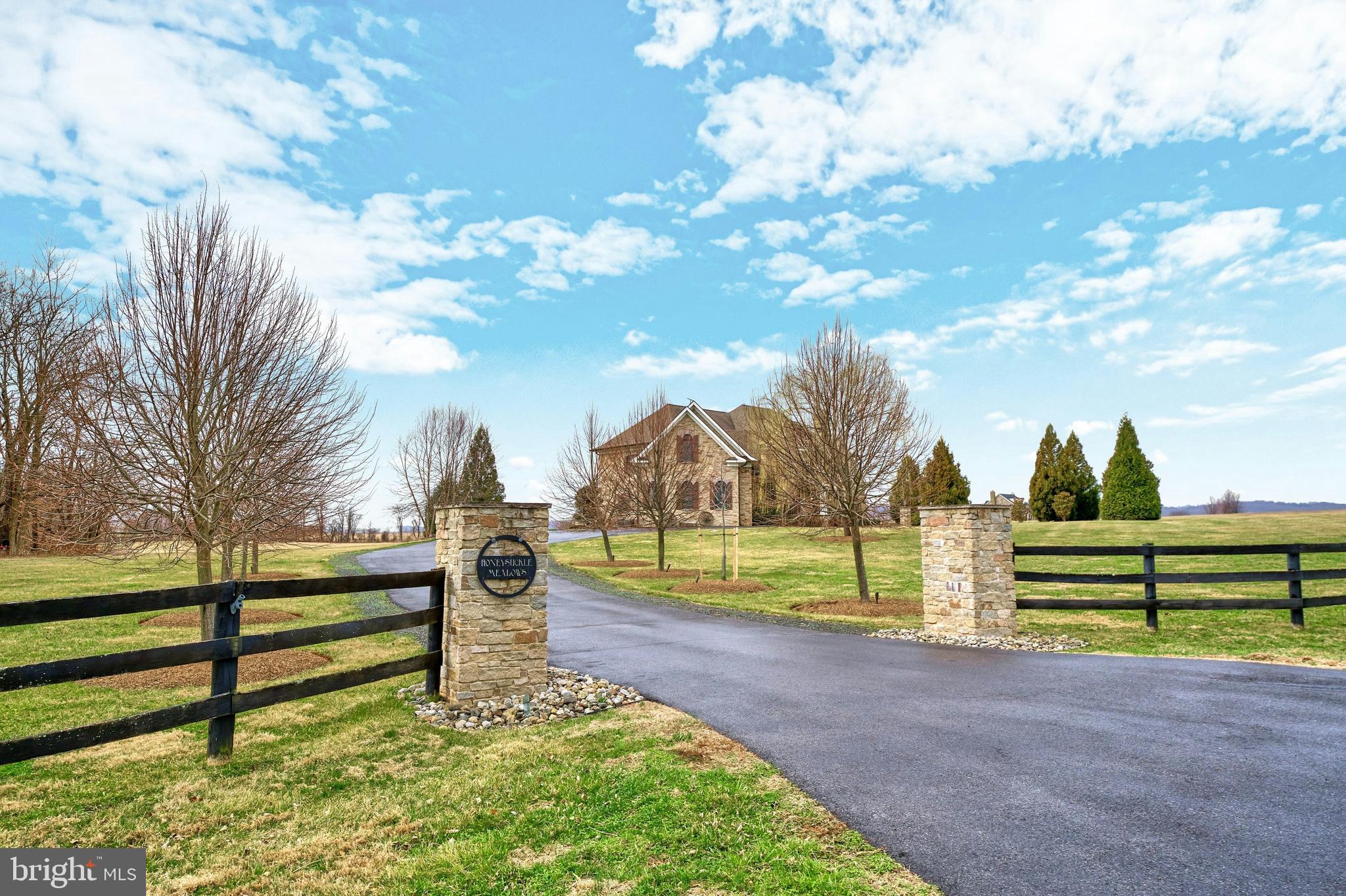 LEE'S CROSSING - Residential