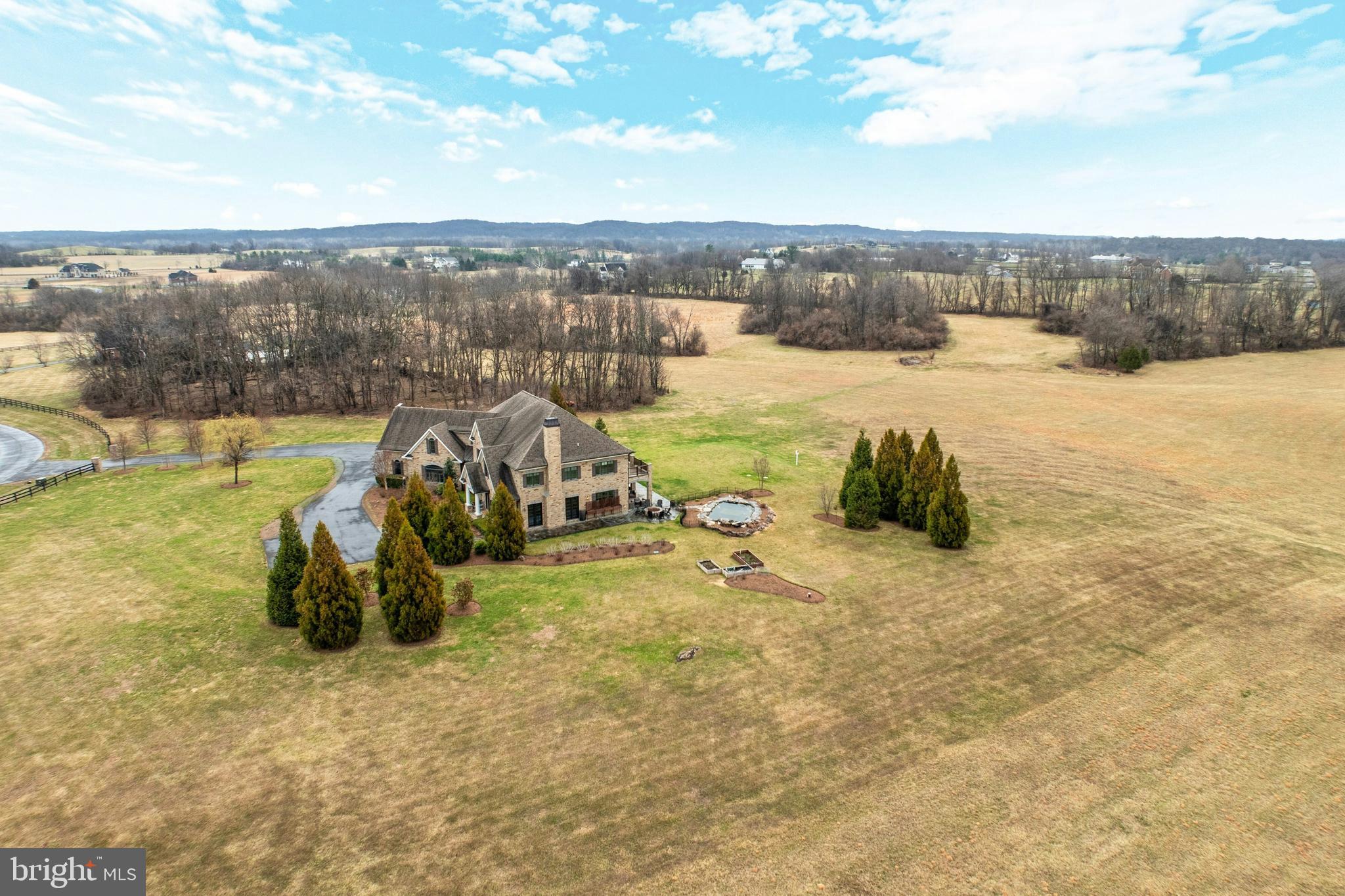 LEE'S CROSSING - Residential