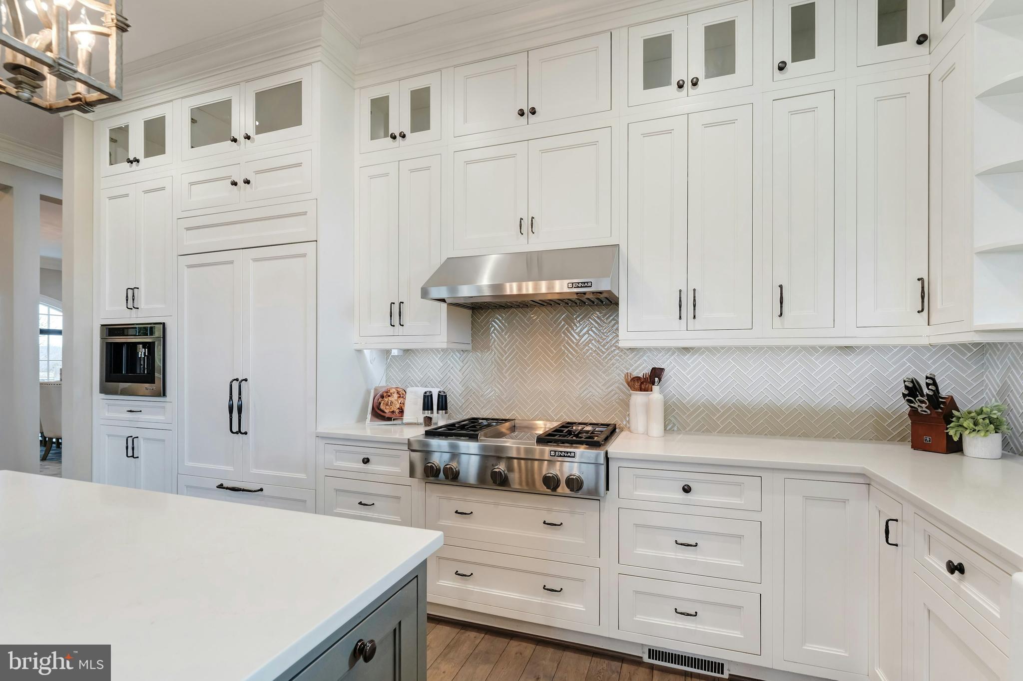 LEE'S CROSSING - Residential