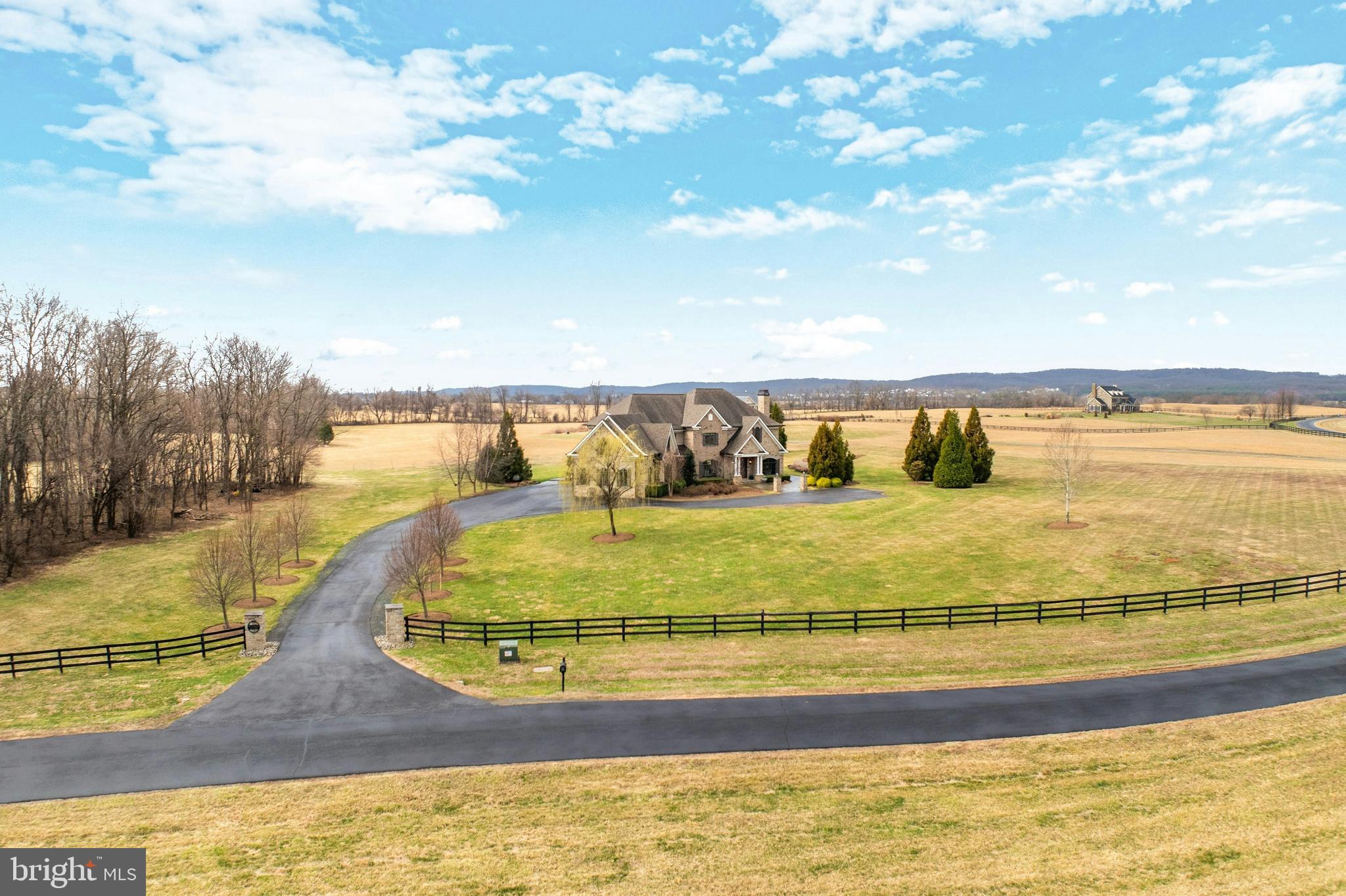 LEE'S CROSSING - Residential