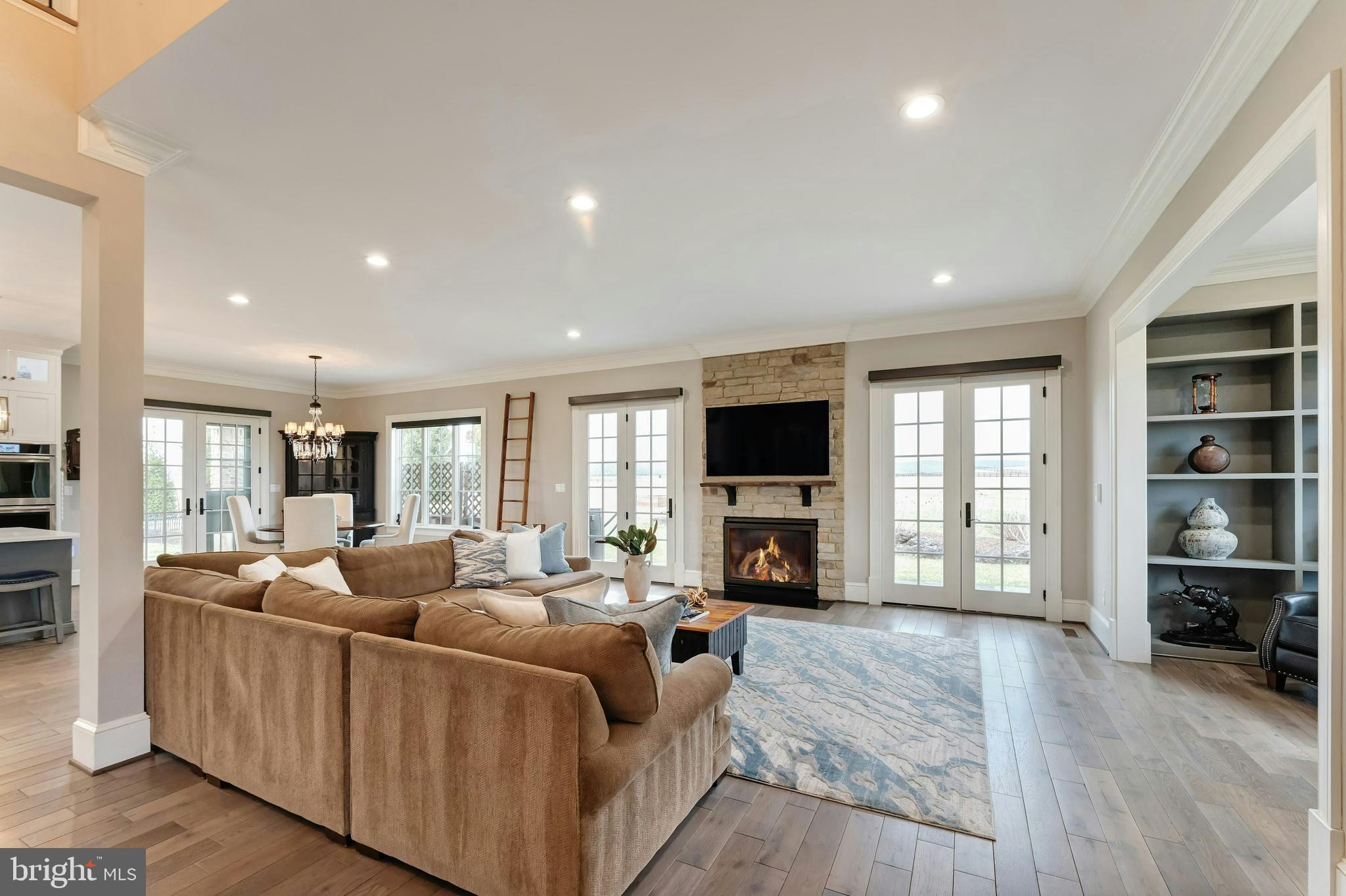 LEE'S CROSSING - Residential