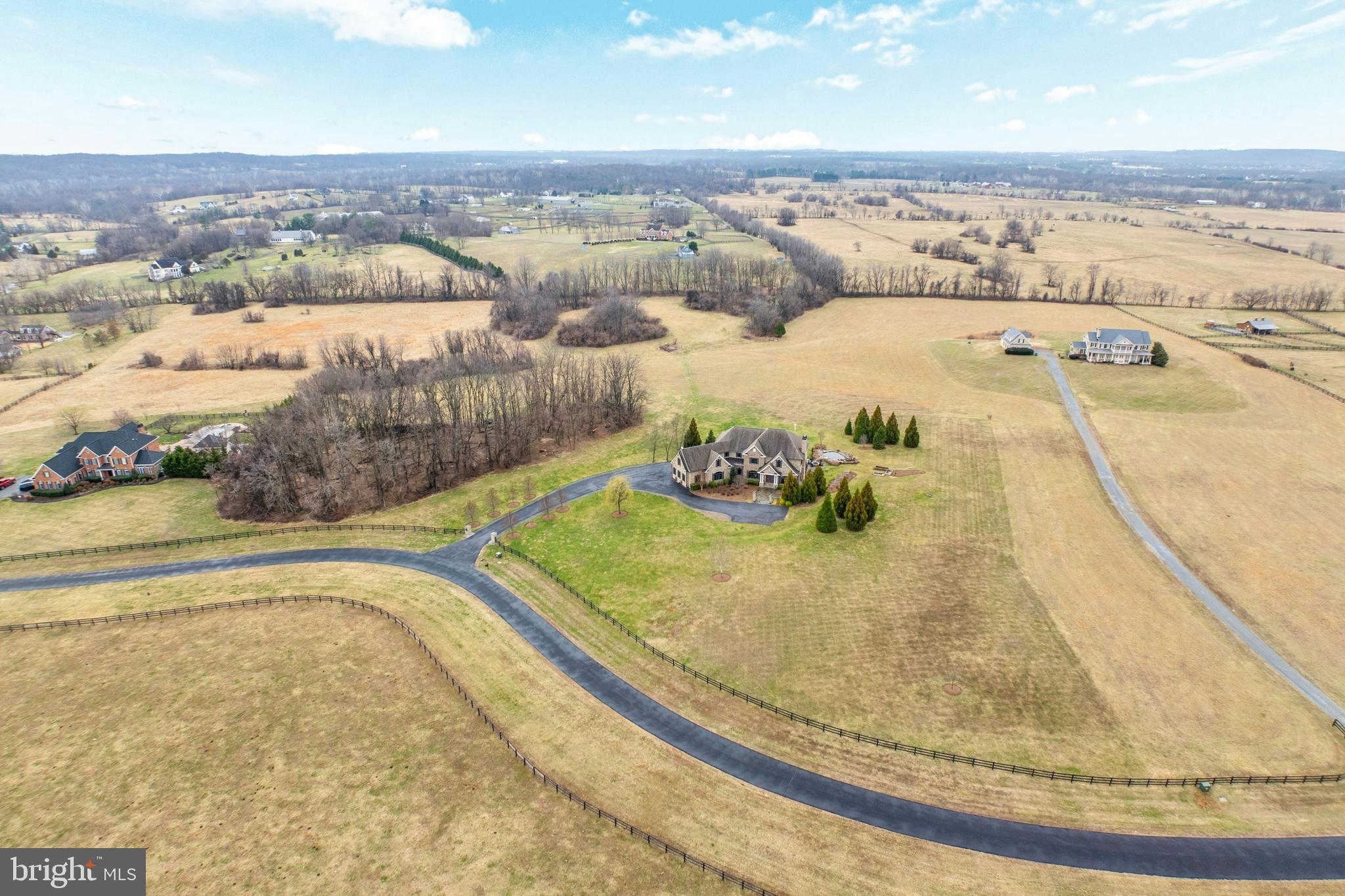 LEE'S CROSSING - Residential