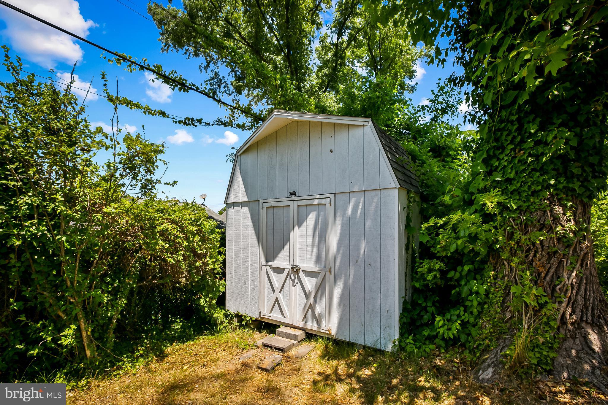 LAURAVILLE HISTORIC DISTRICT - Residential