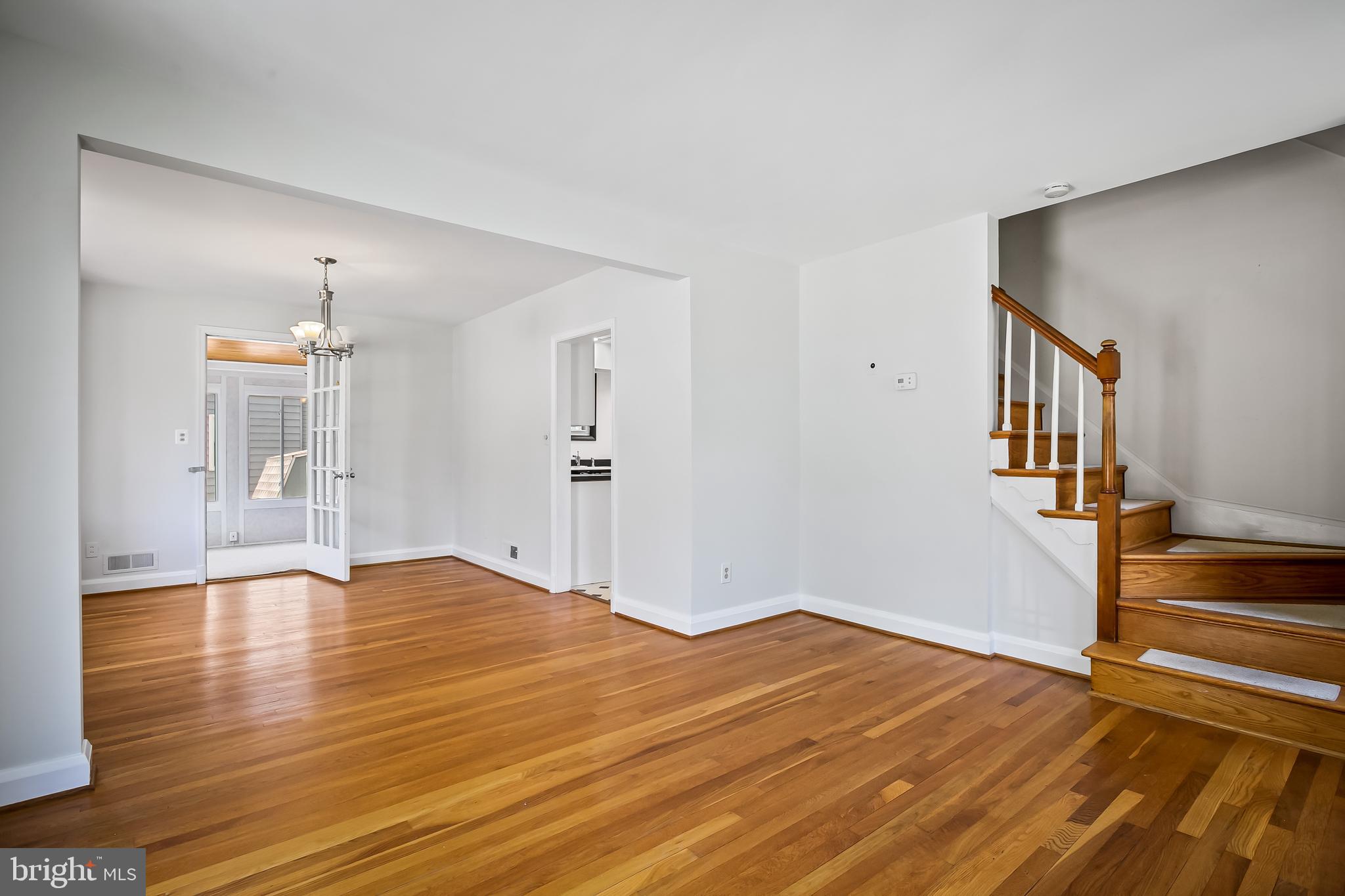 LAURAVILLE HISTORIC DISTRICT - Residential