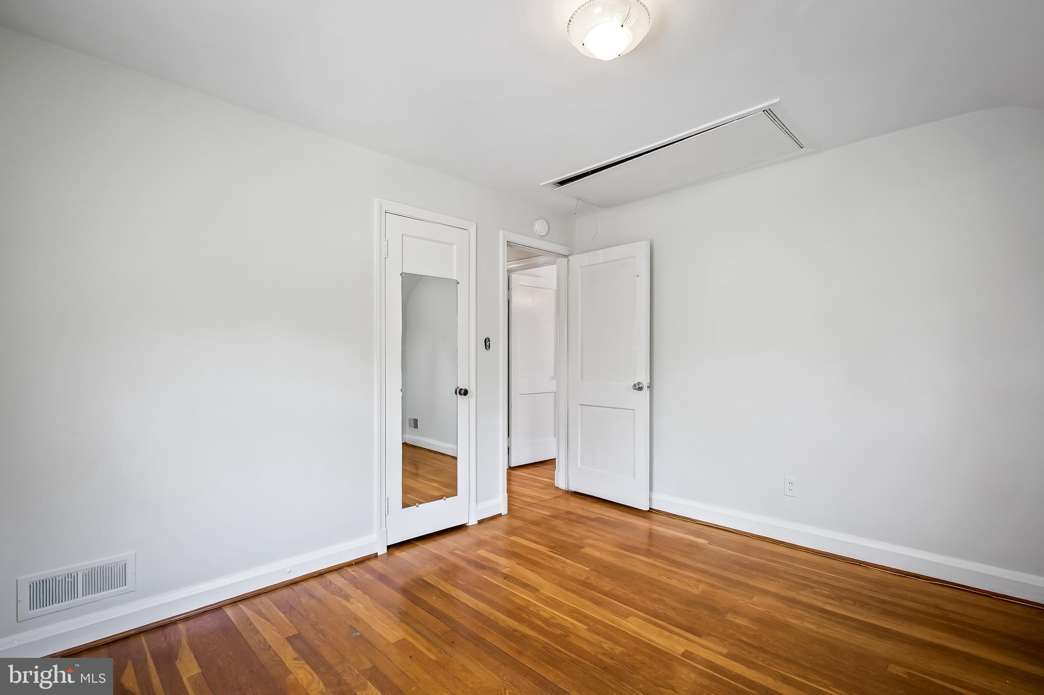 LAURAVILLE HISTORIC DISTRICT - Residential