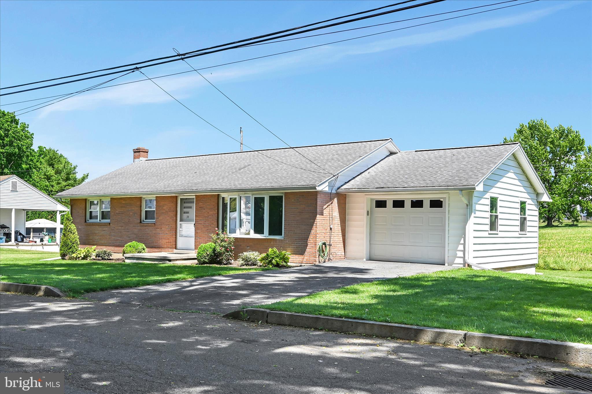 34 LOCUST LN