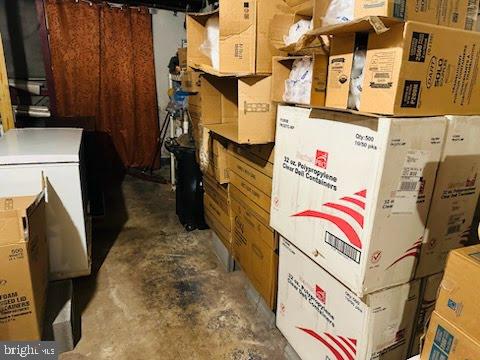 YORK CITY - Commercial Sale