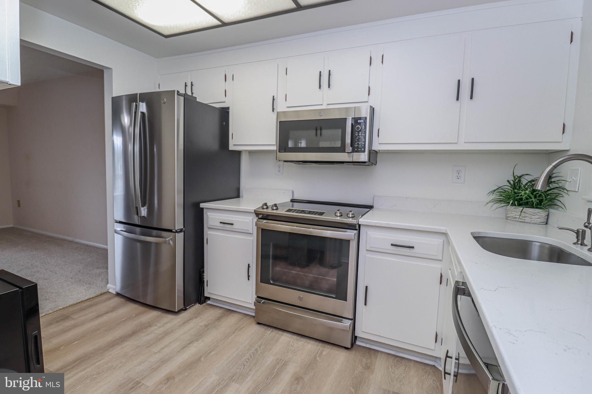 LEISURE WORLD - Residential