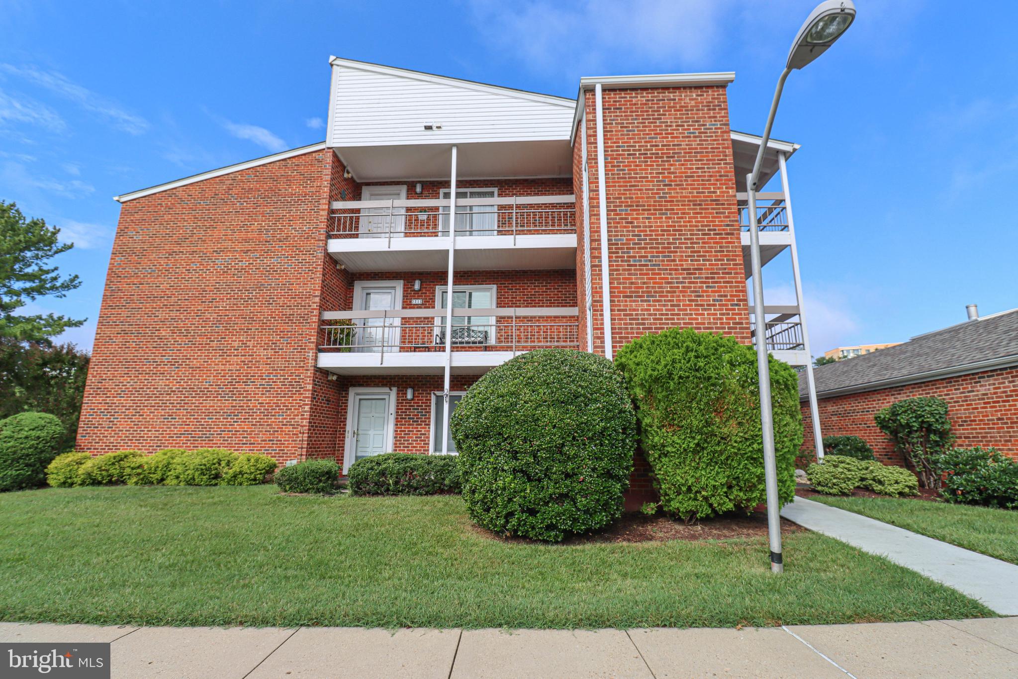 LEISURE WORLD - Residential