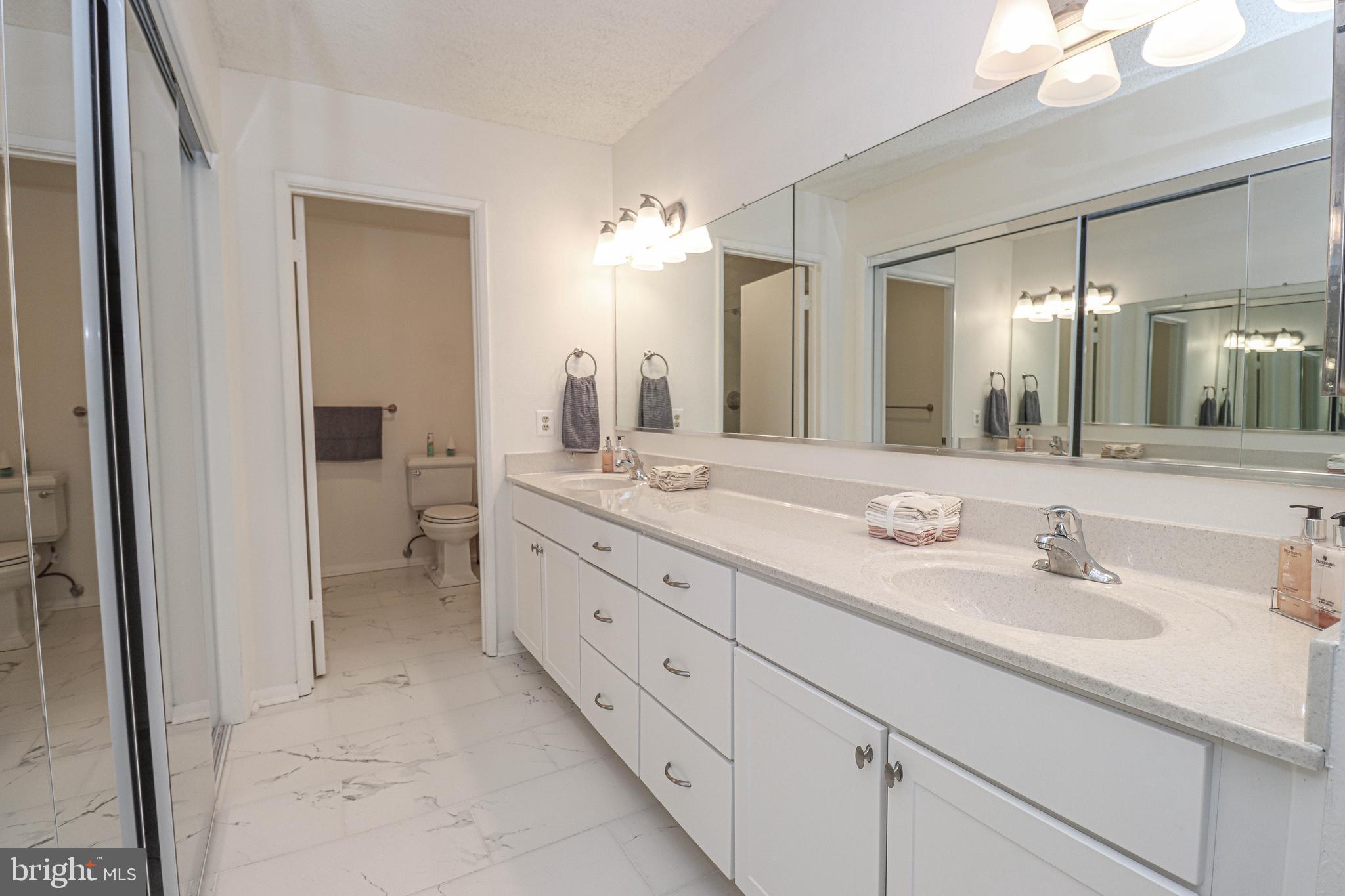 LEISURE WORLD - Residential