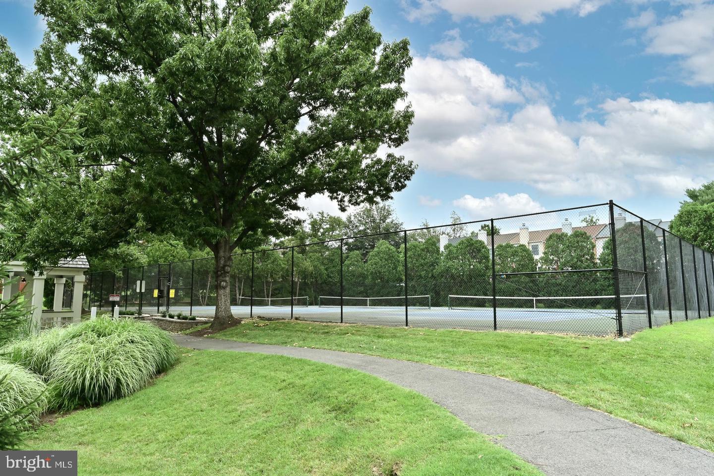 PINECREST - Residential