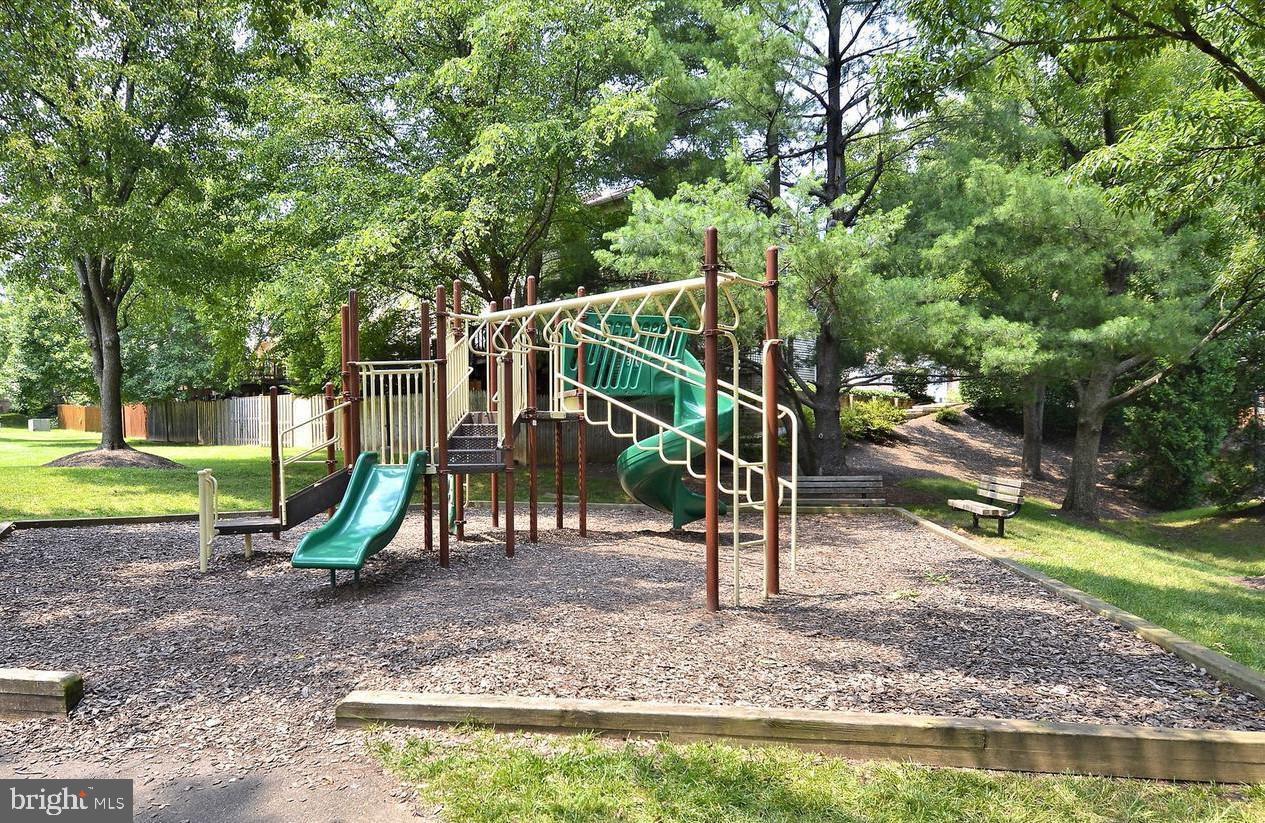 PINECREST - Residential