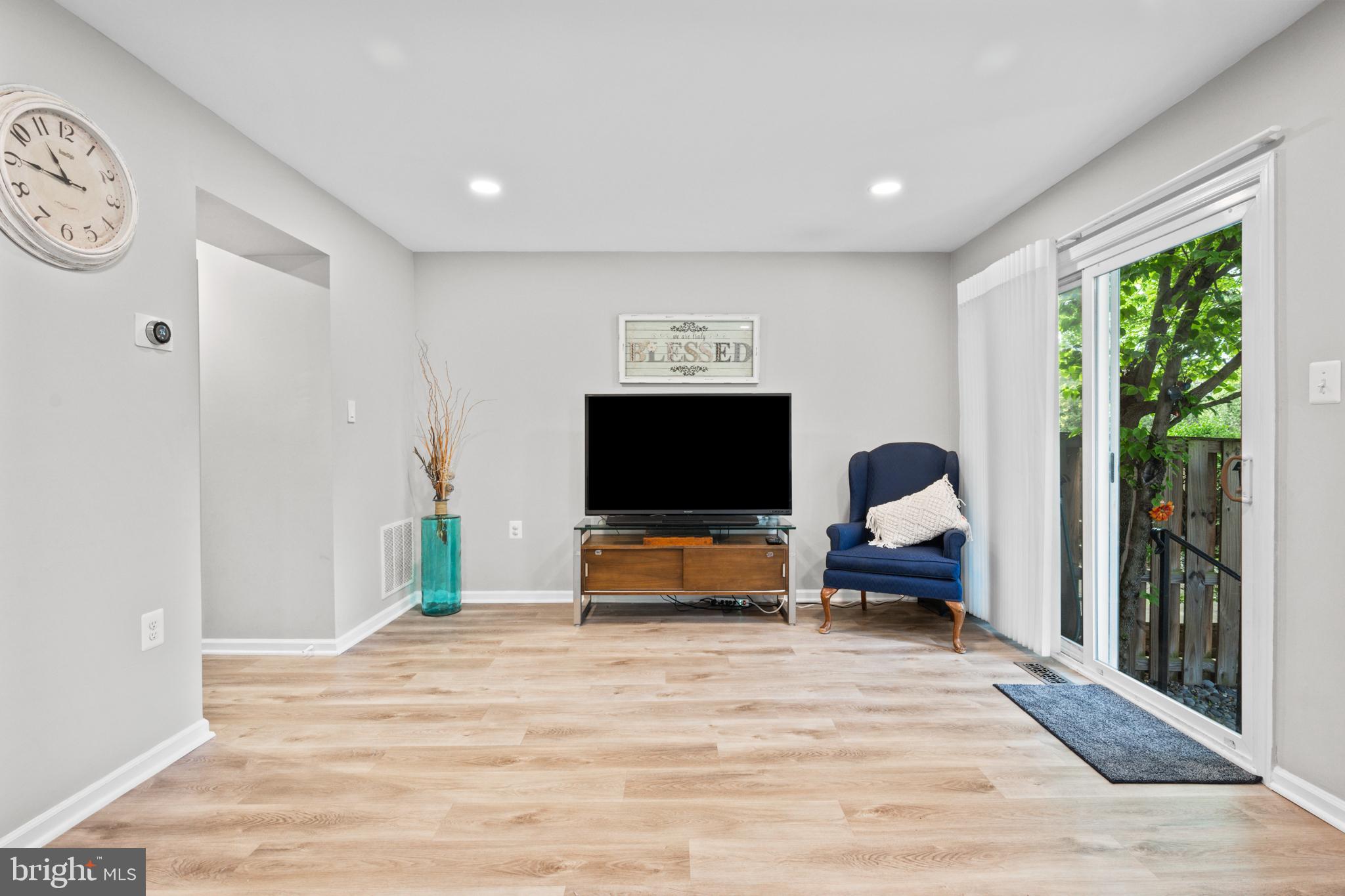 PINECREST - Residential