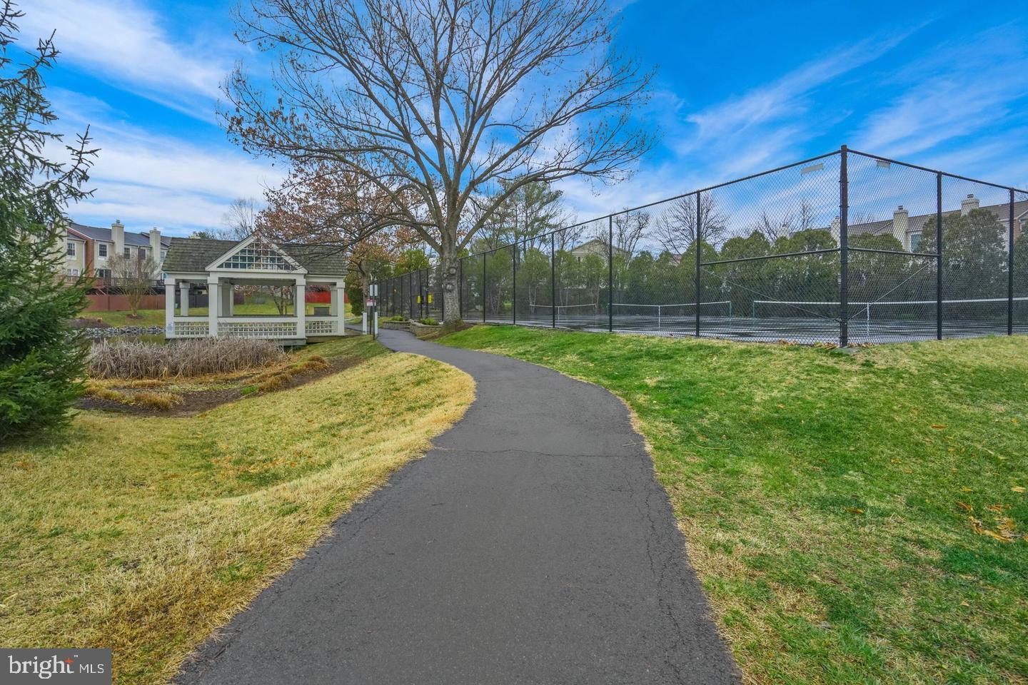 PINECREST - Residential