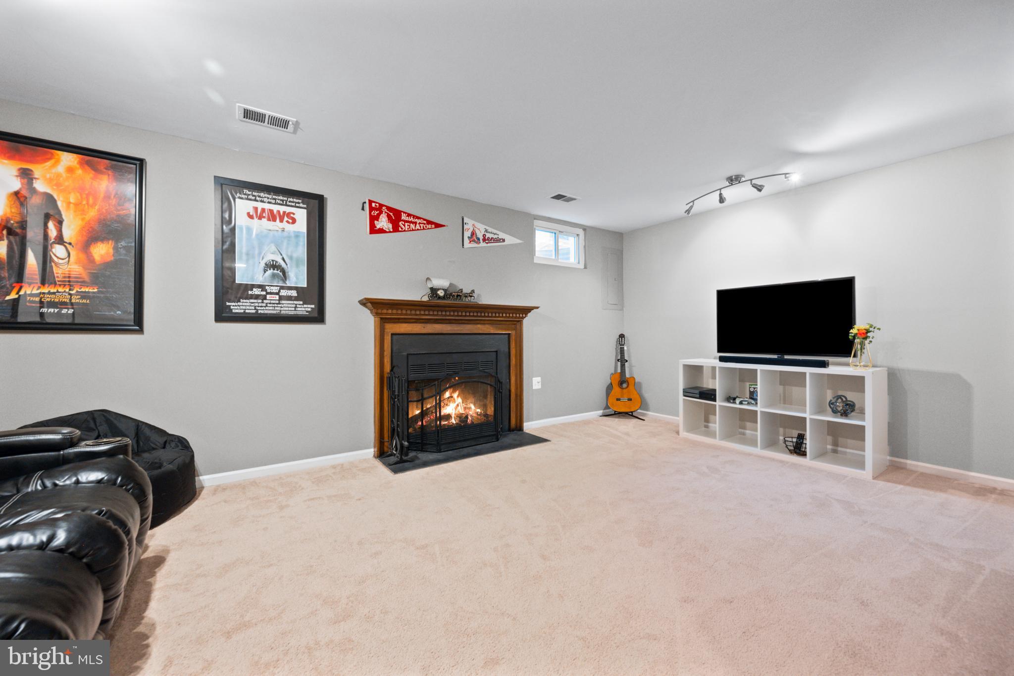 PINECREST - Residential