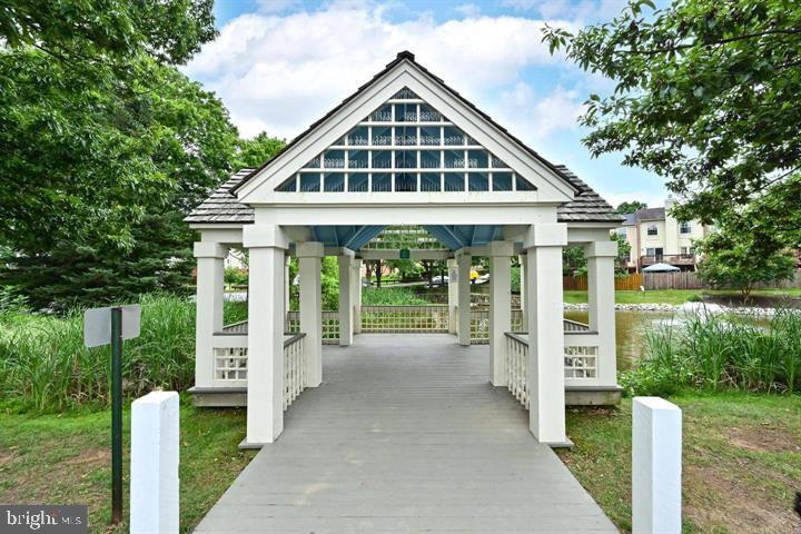 PINECREST - Residential