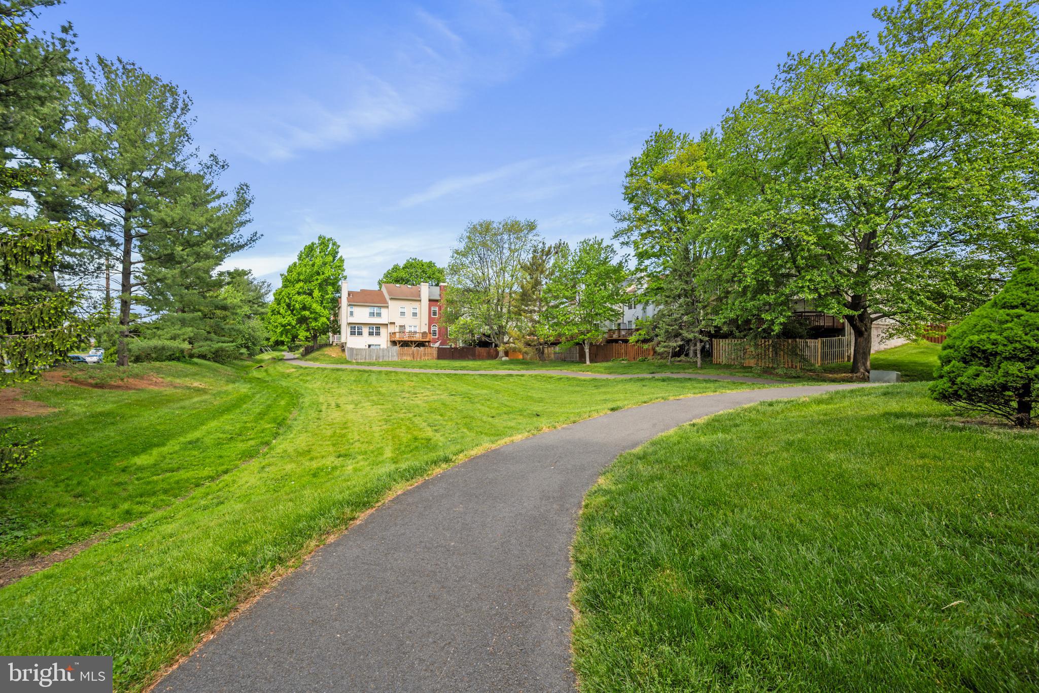 PINECREST - Residential