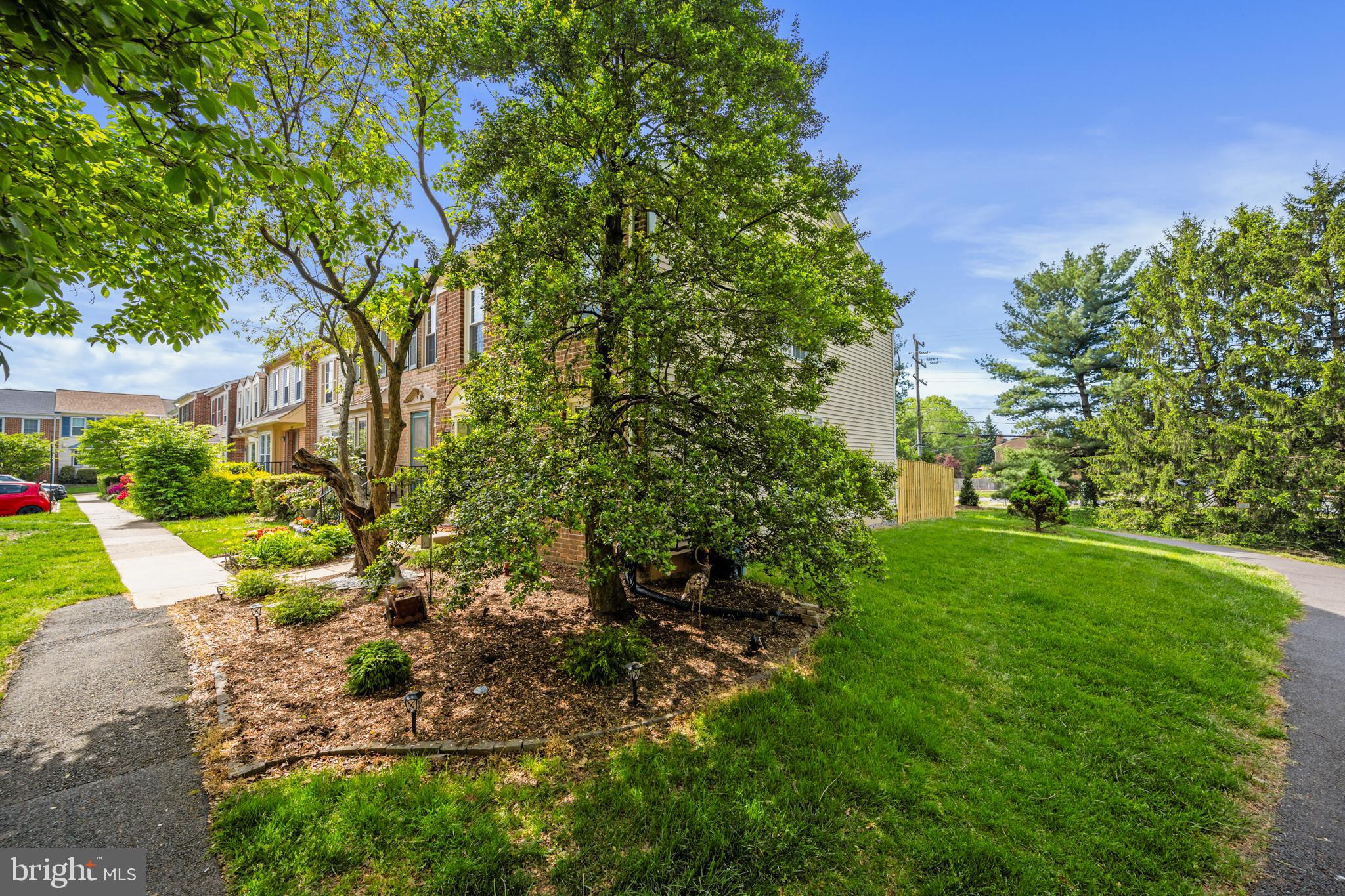 PINECREST - Residential