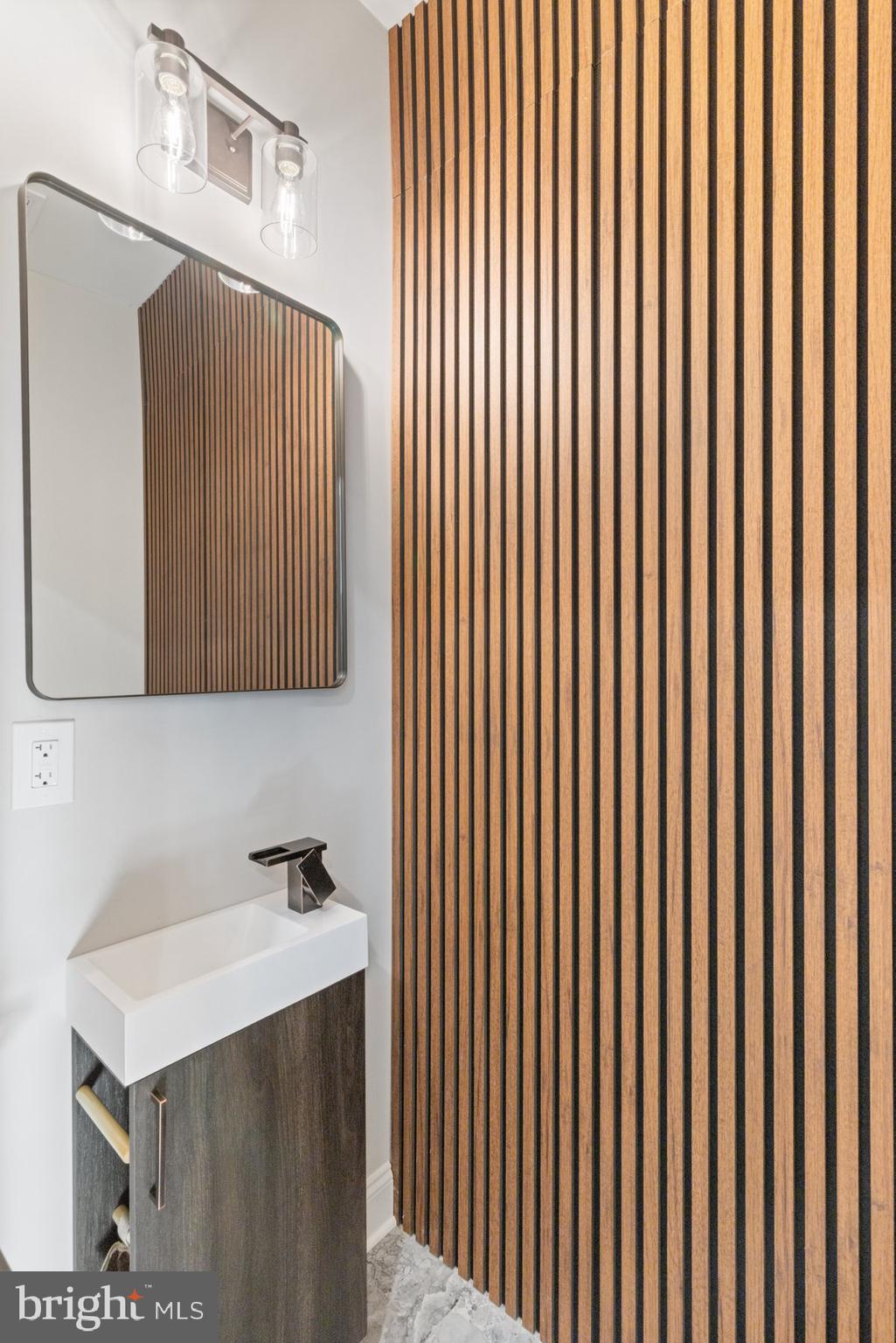 CHARLES VILLAGE - Residential