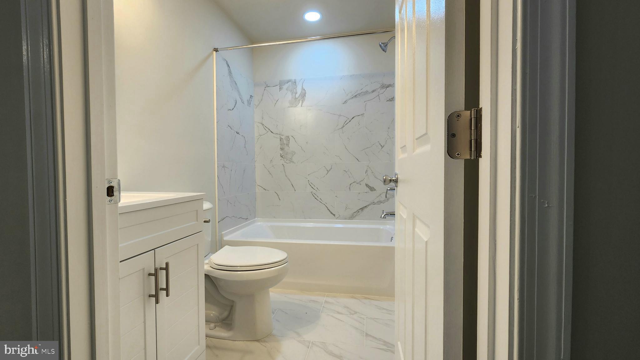 WOODBERRY MANOR - Residential Lease