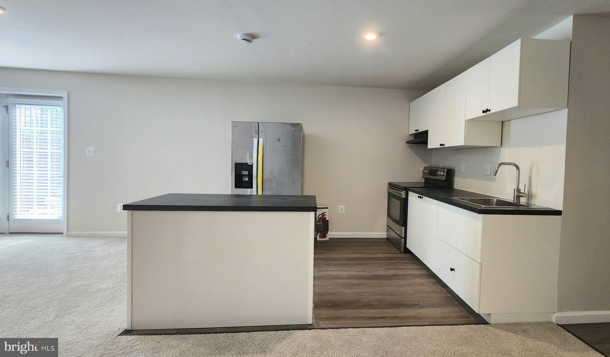 WOODBERRY MANOR - Residential Lease