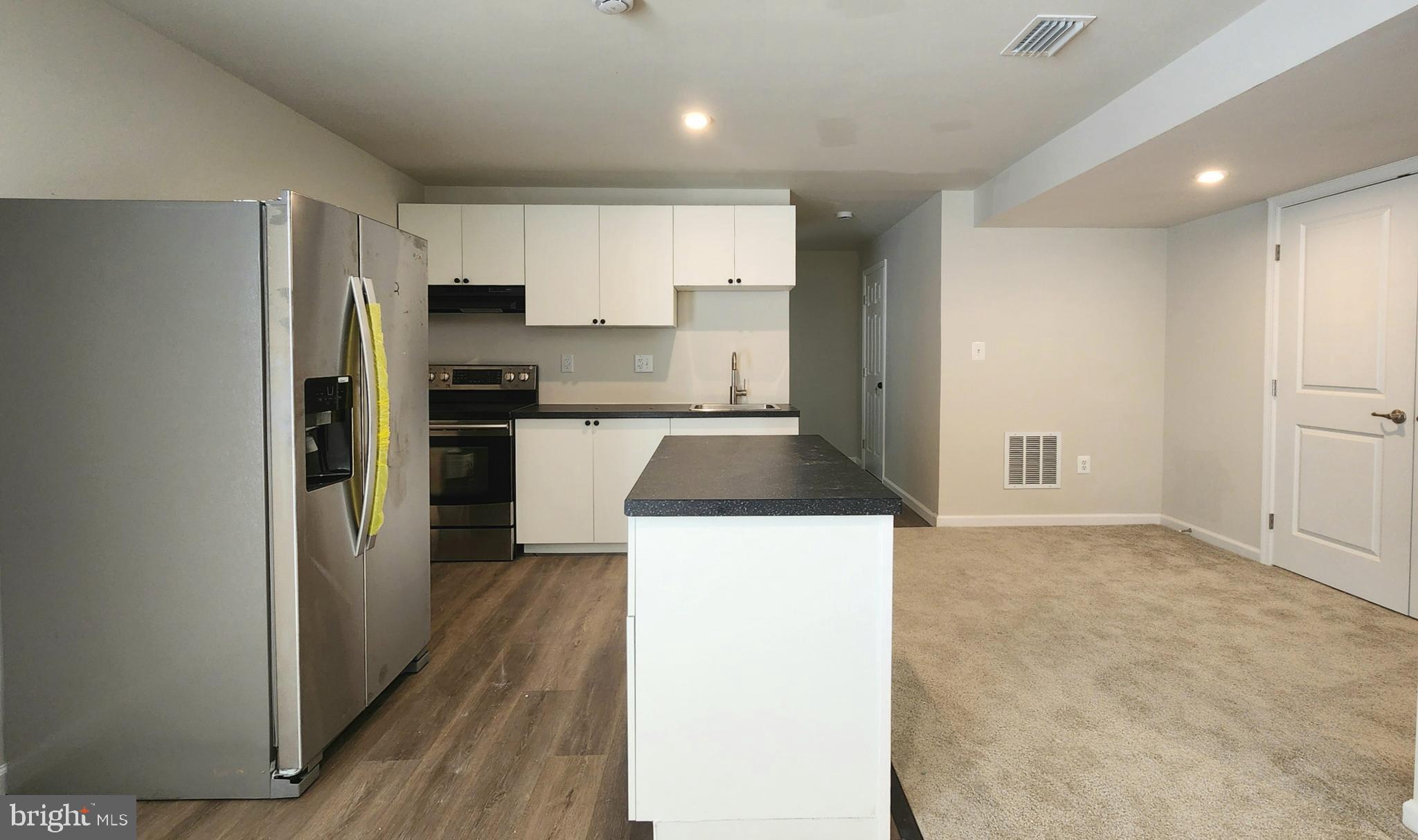 WOODBERRY MANOR - Residential Lease