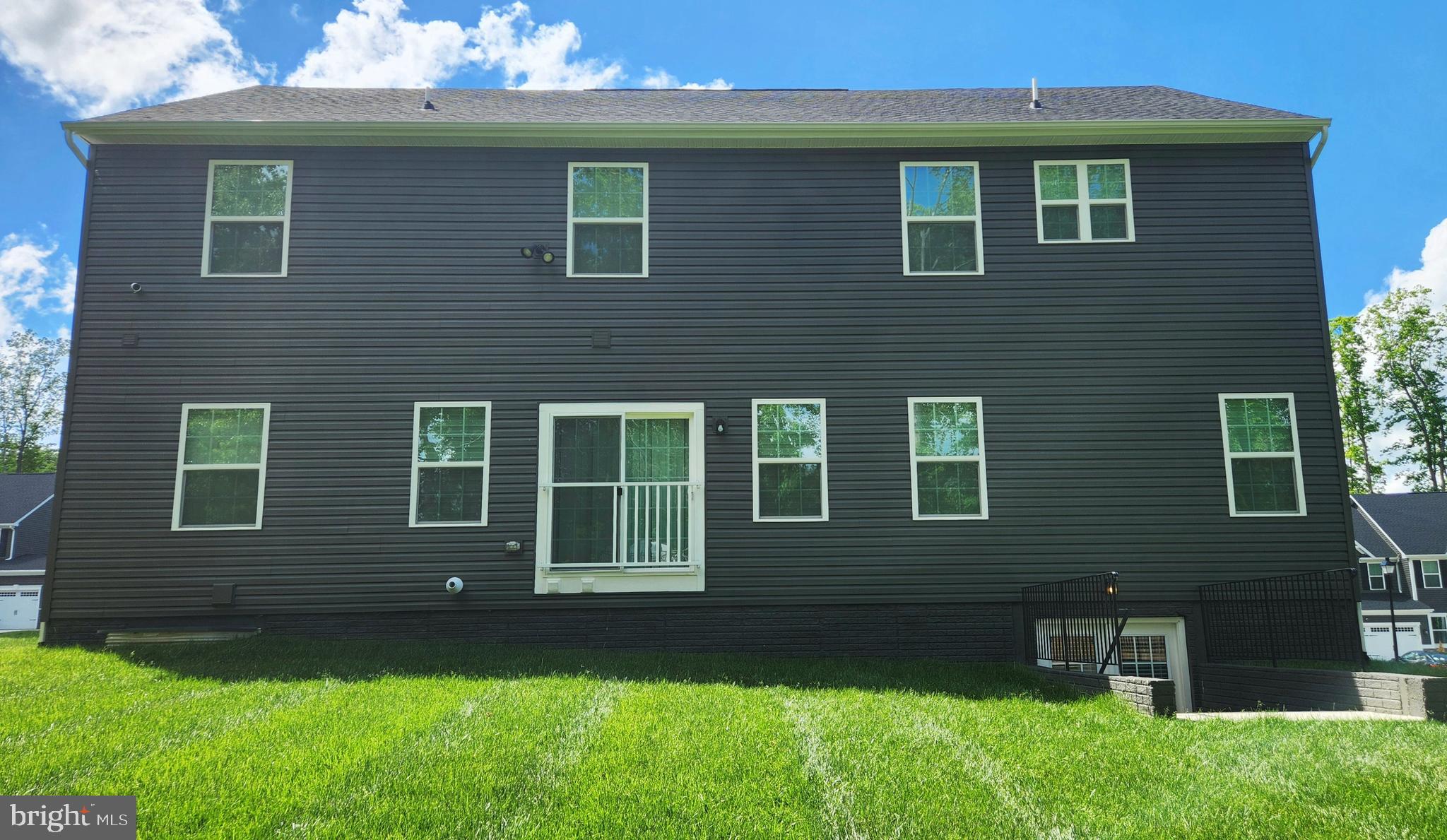 WOODBERRY MANOR - Residential Lease