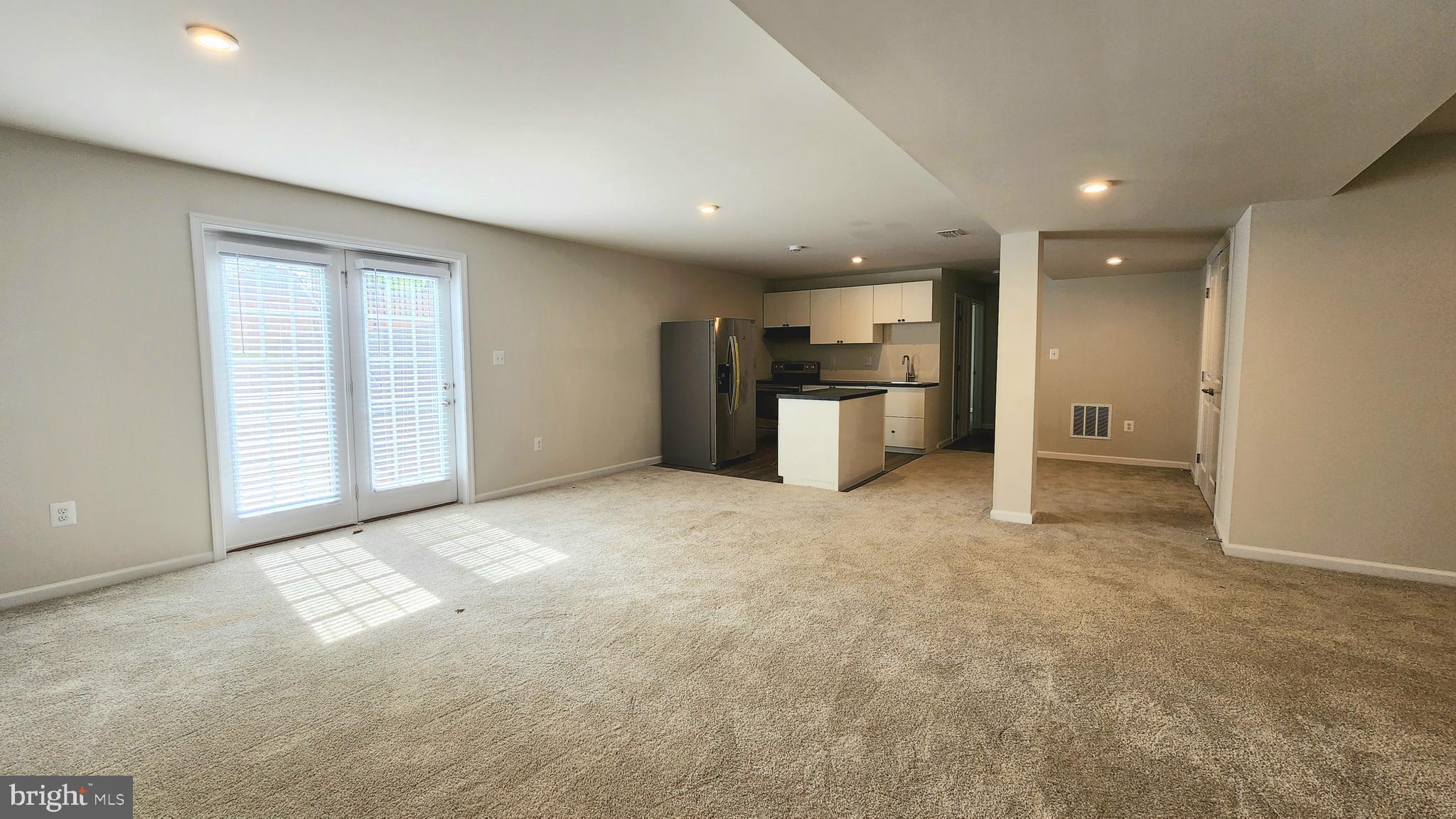 WOODBERRY MANOR - Residential Lease