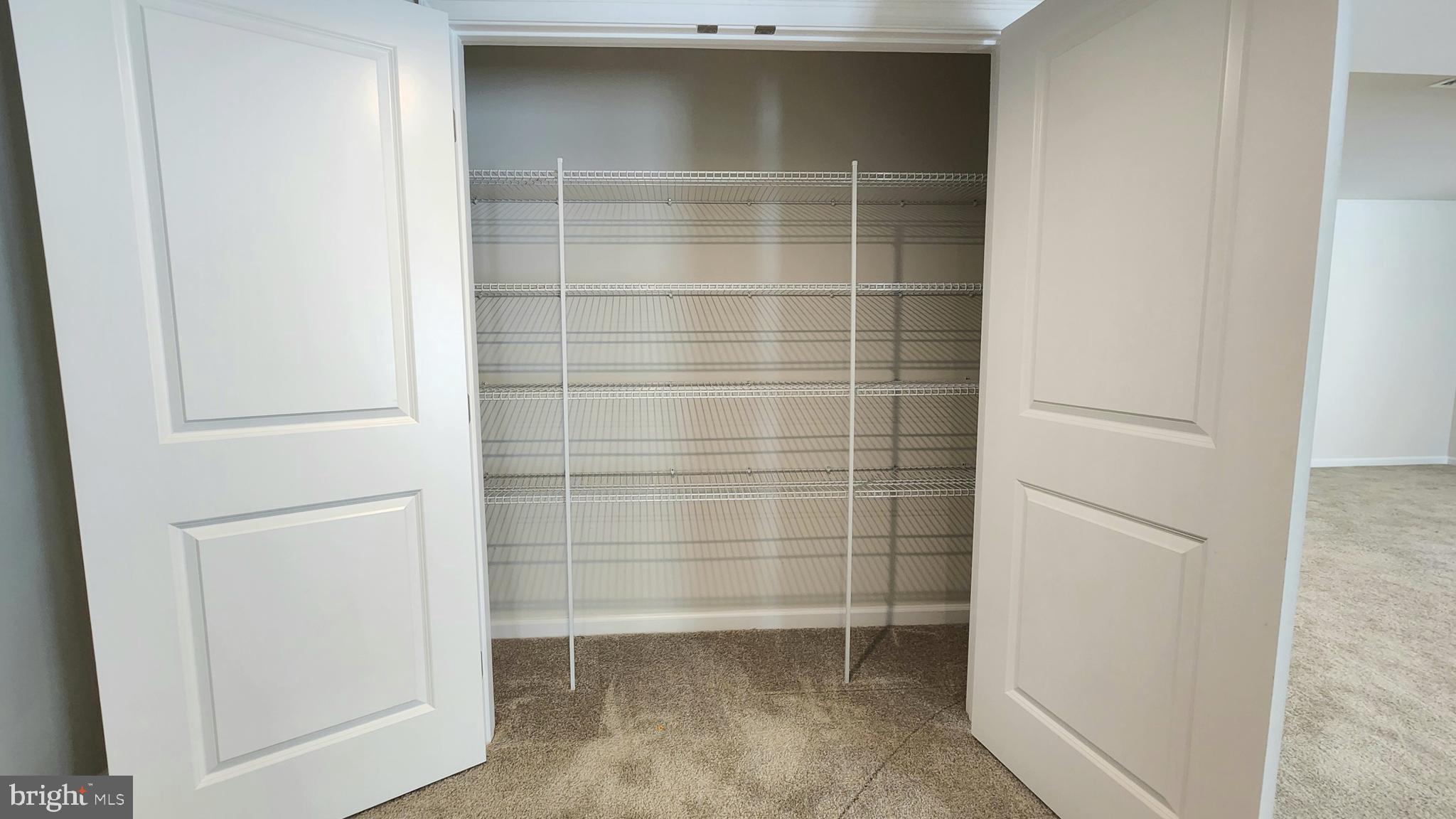 WOODBERRY MANOR - Residential Lease