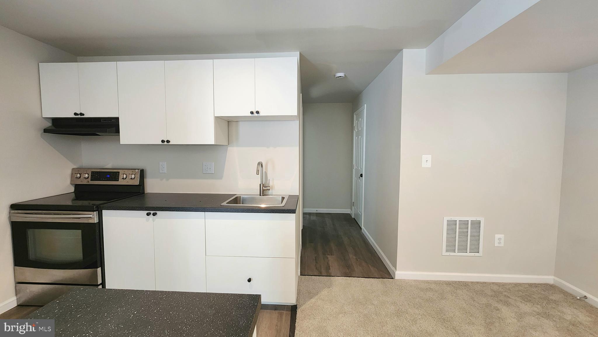 WOODBERRY MANOR - Residential Lease