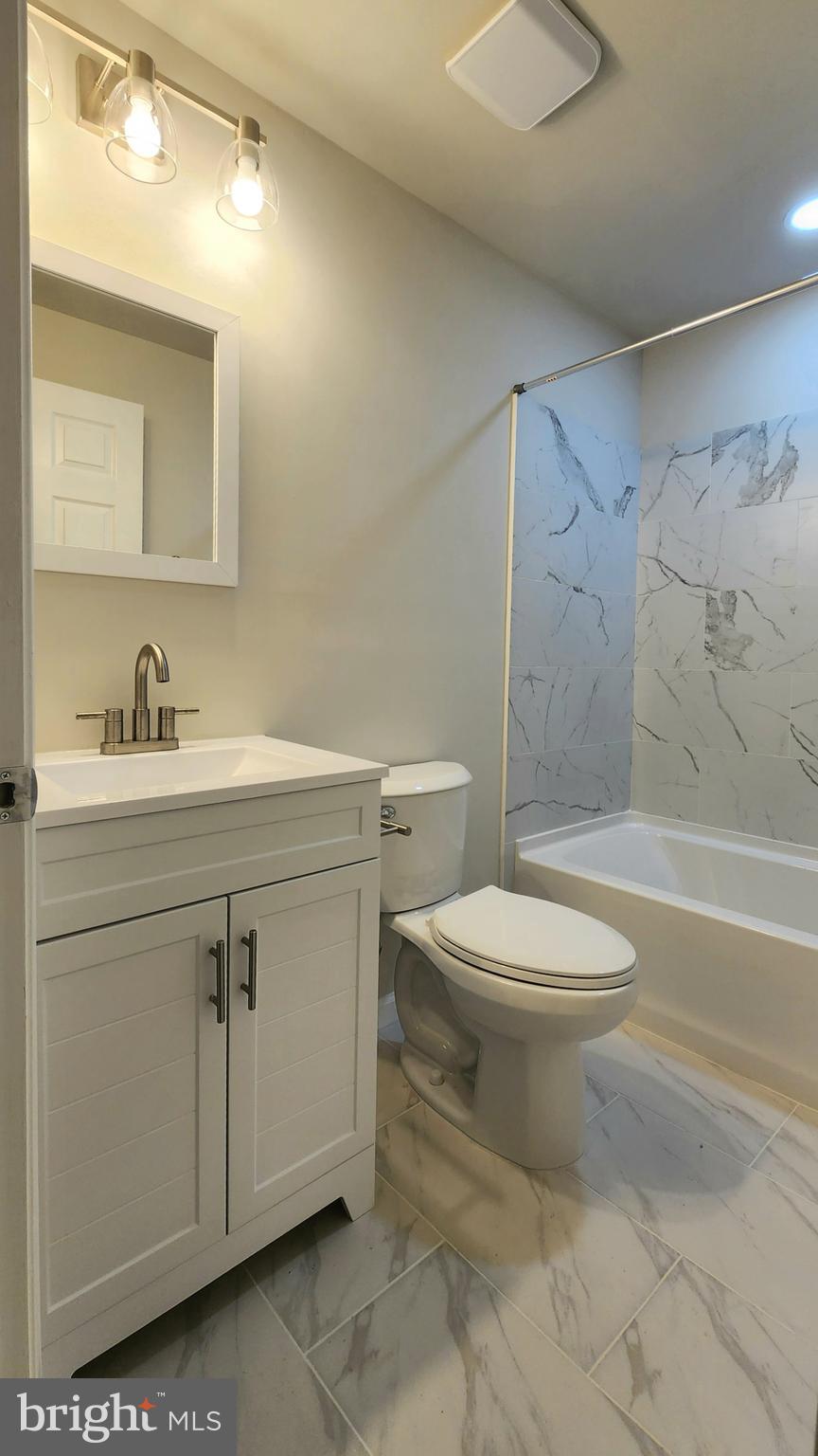 WOODBERRY MANOR - Residential Lease