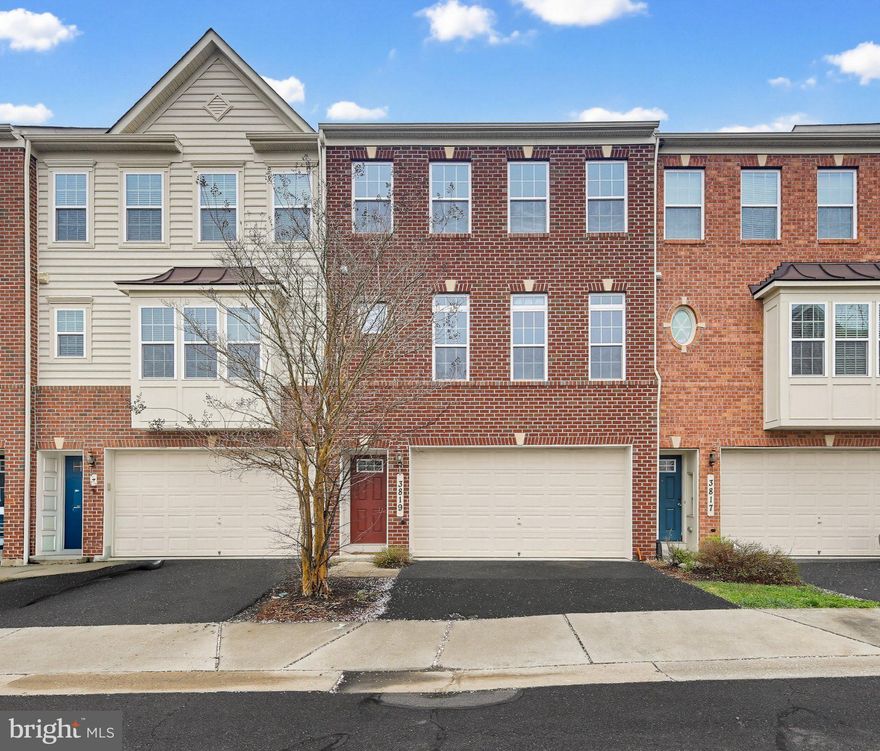 Discover the epitome of modern living in this stunning townhouse located in desirable Blackburn Village with quick access to RT 29.  Its most salient features include: 2-car Garage  |  Fully-finished Walk-out Lower Level with Full Bath, Garage Access and Laundry Room  |  Truly elegant Main Floor with high ceilings, wall-to-wall windows in the front and back, new flooring throughout, and open floor plan to use as best suits you  |  Gourmet Kitchen with Granite Countertops, Island, Double-Sink, Stainless Appliances, and Gas Cooking  |  Banquet sized Dining Area plus a Sun Room/Solarium with pastoral views  |  Upper Level with luxurious Primary Suite with his/her Walk-in Closets, spa-like Bath and Sitting Area  |  2nd and 3rd Bedrooms and Hall Bath. The HOA also includes its own "central park!"