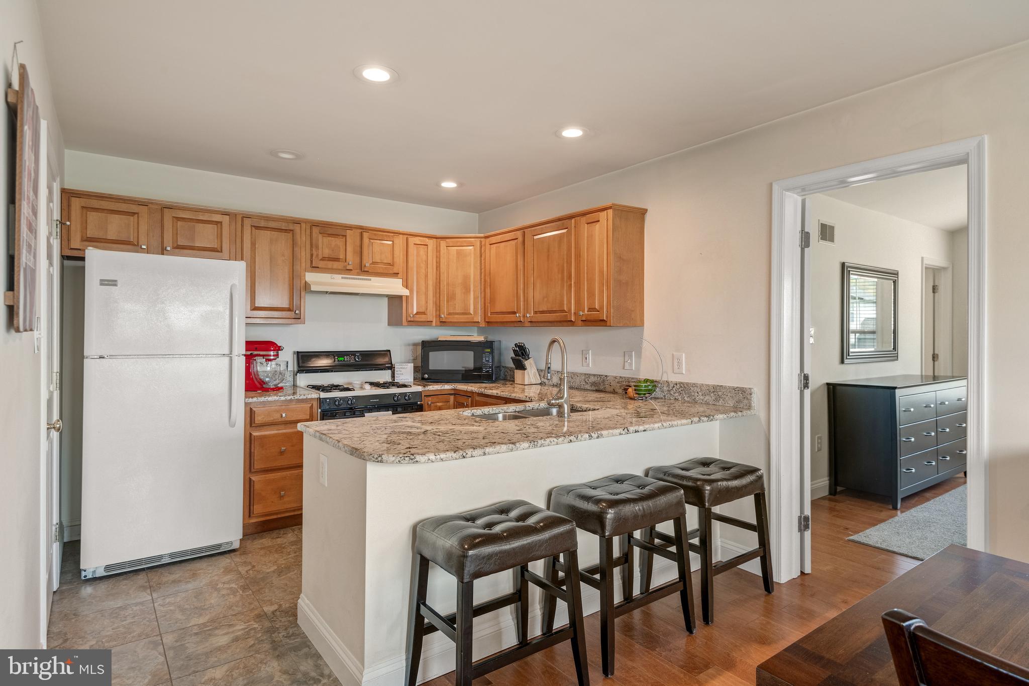 COBBLESTONE COURT - Residential