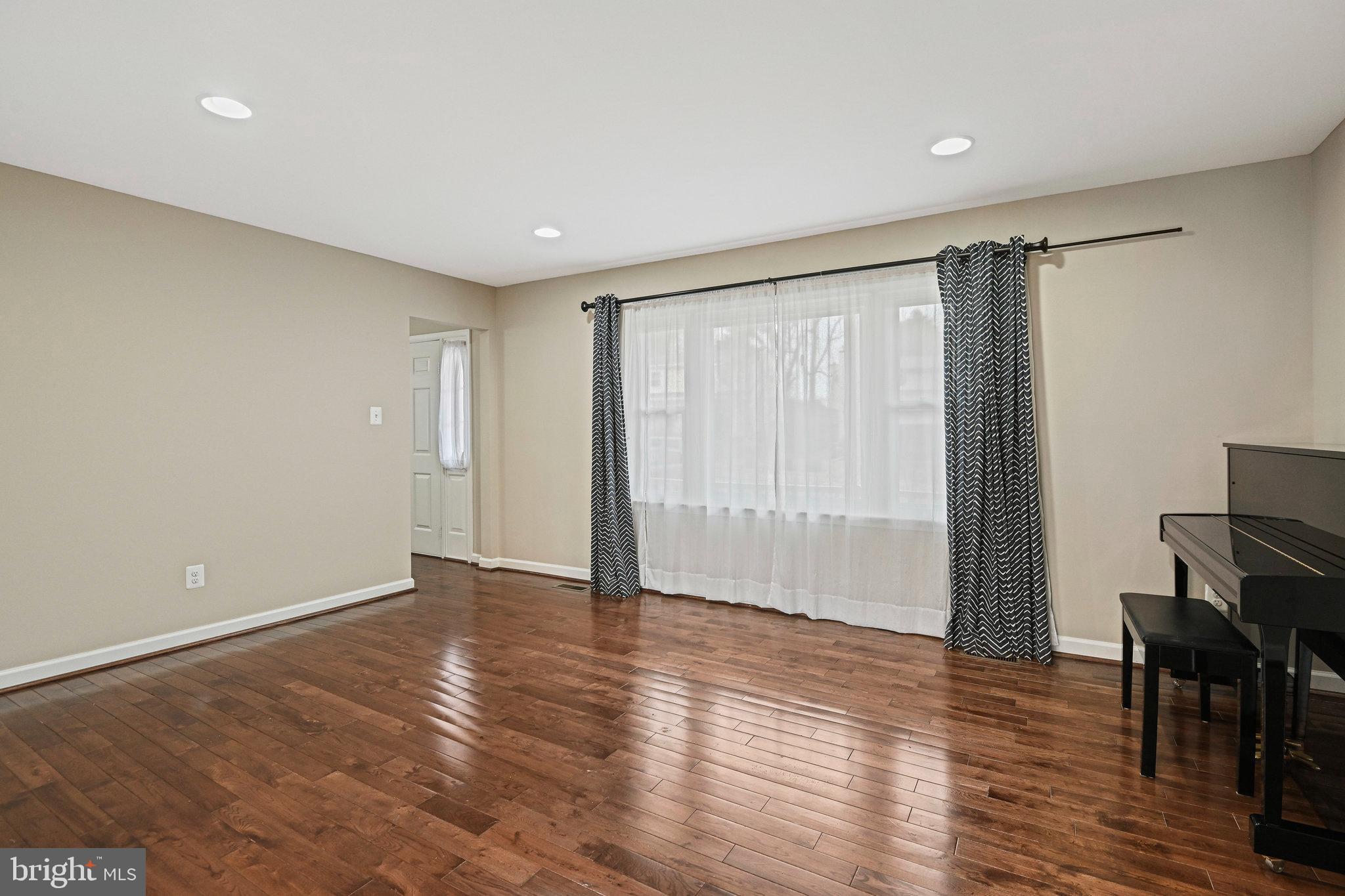 FIVE OAKS ESTATES - Residential