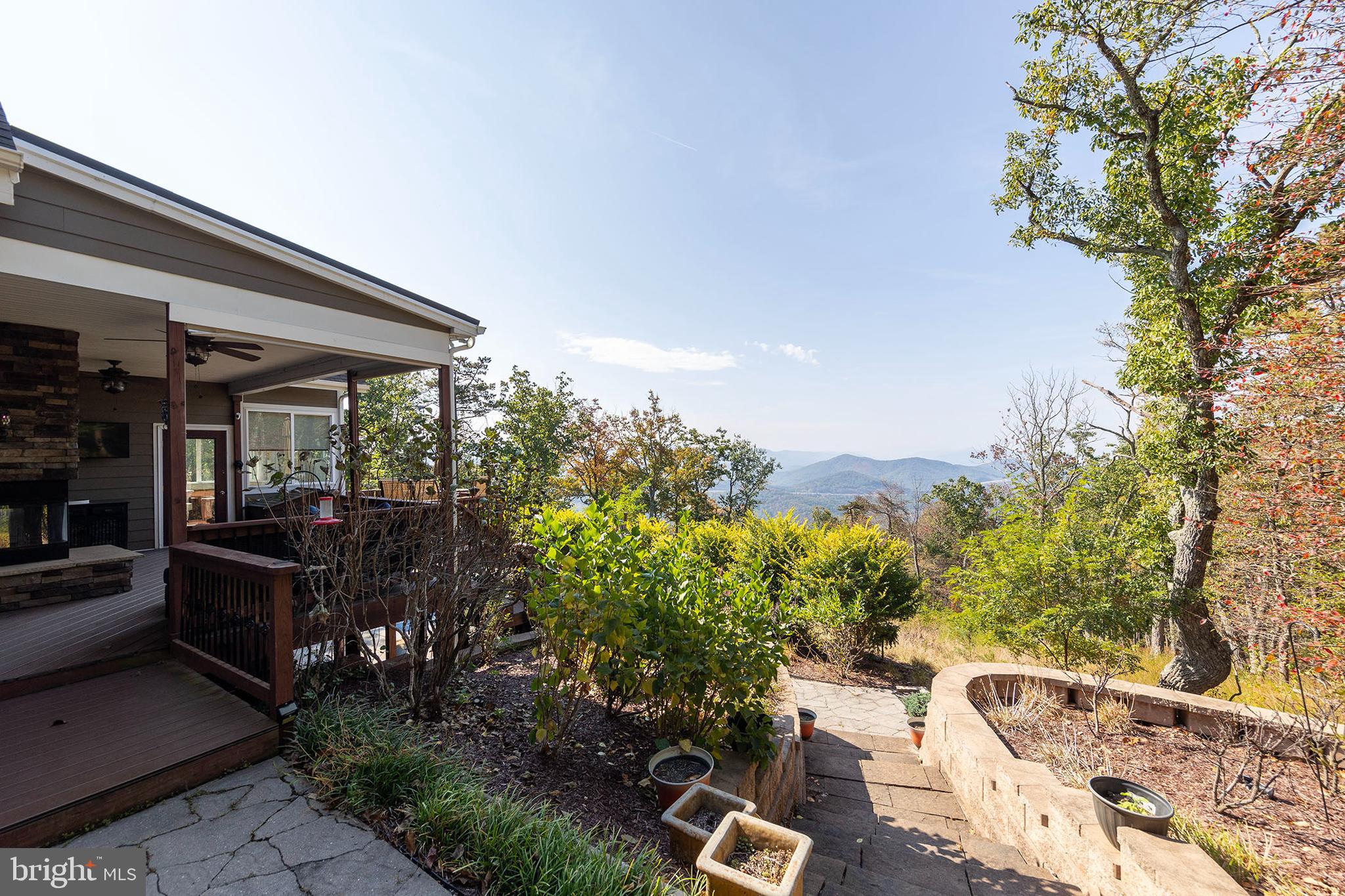 TOP OF THE MOUNTAIN - Residential