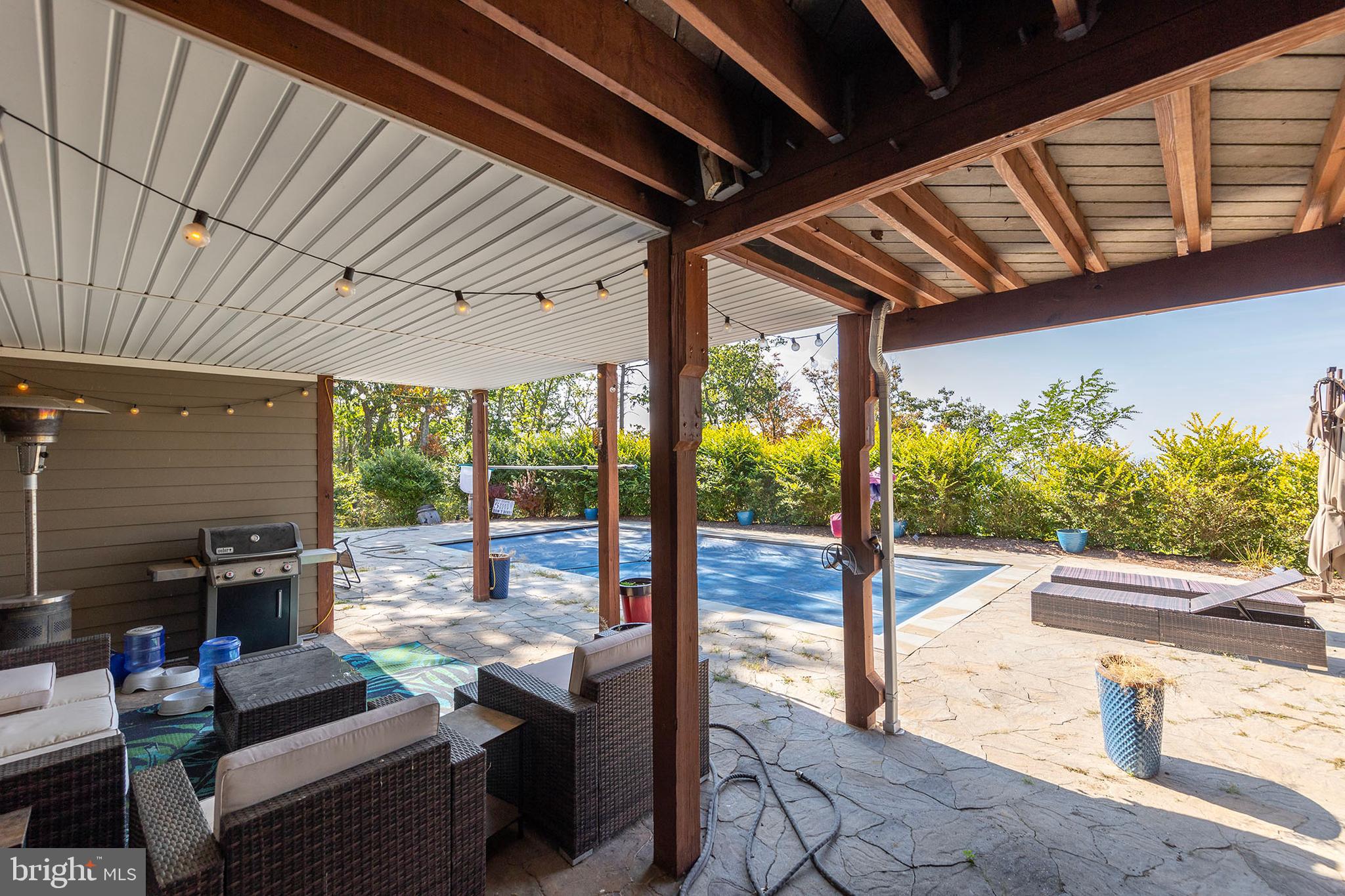 TOP OF THE MOUNTAIN - Residential