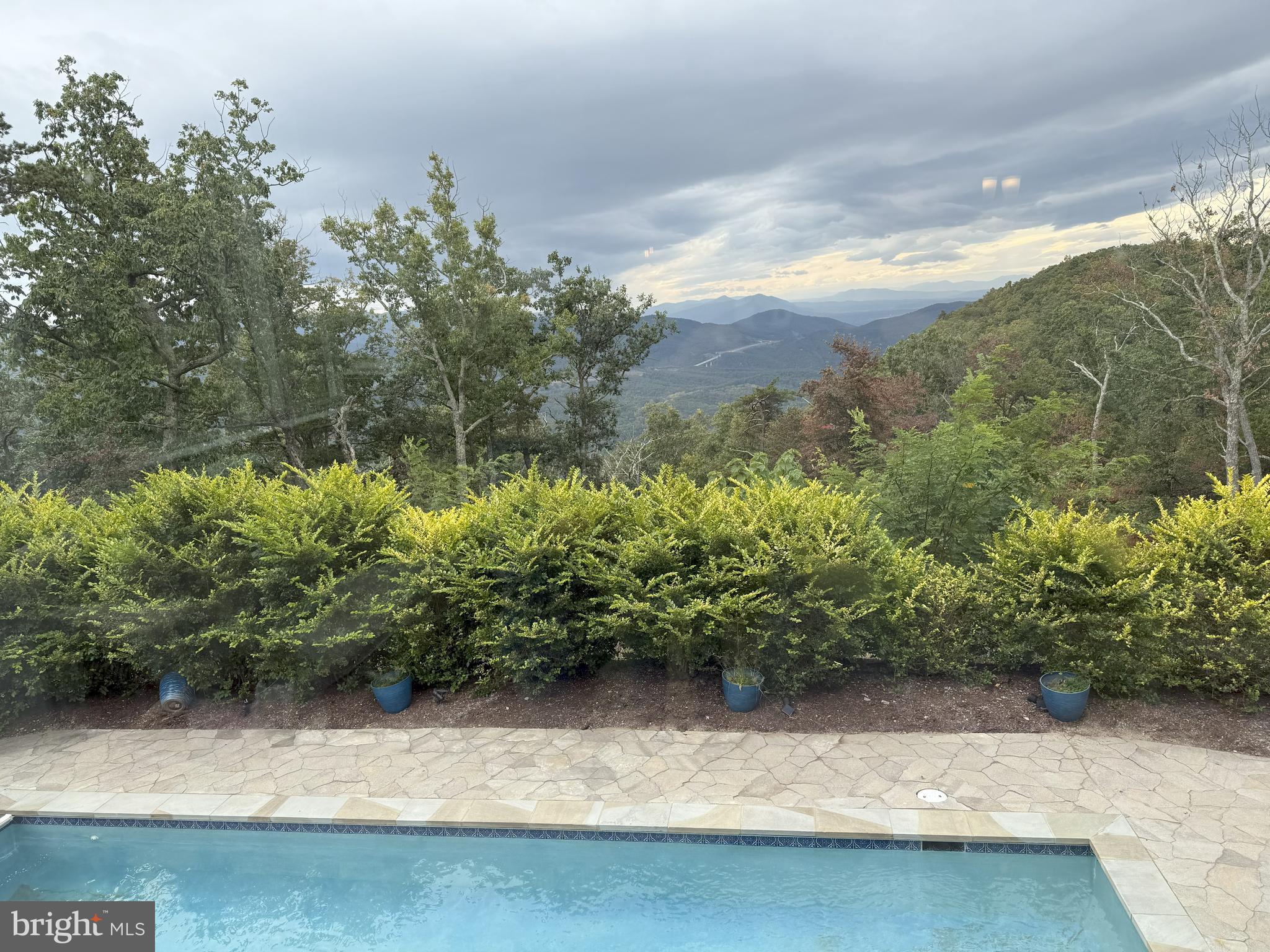 TOP OF THE MOUNTAIN - Residential